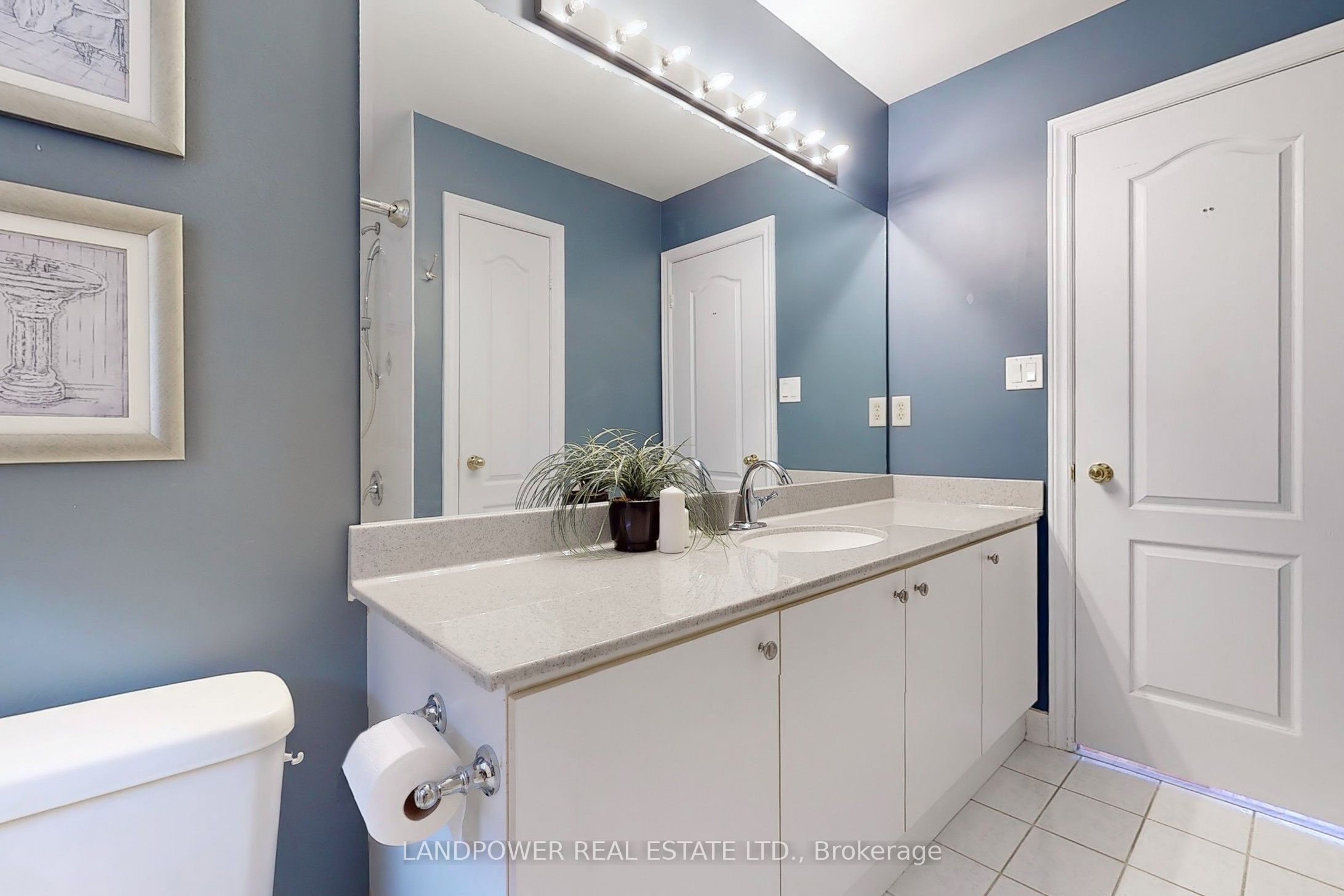 639 Society Crescent Property Photo 29