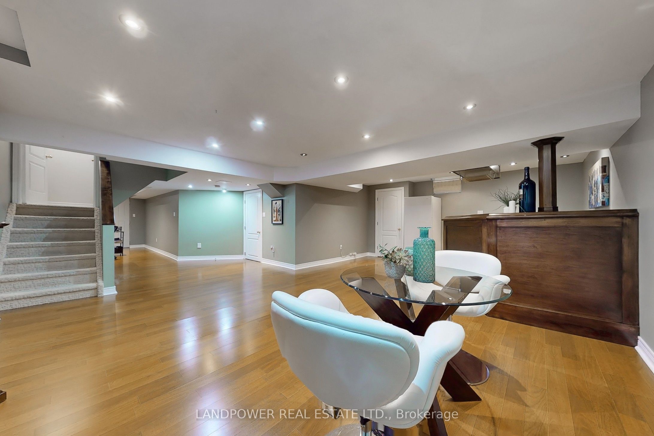 639 Society Crescent Property Photo 35