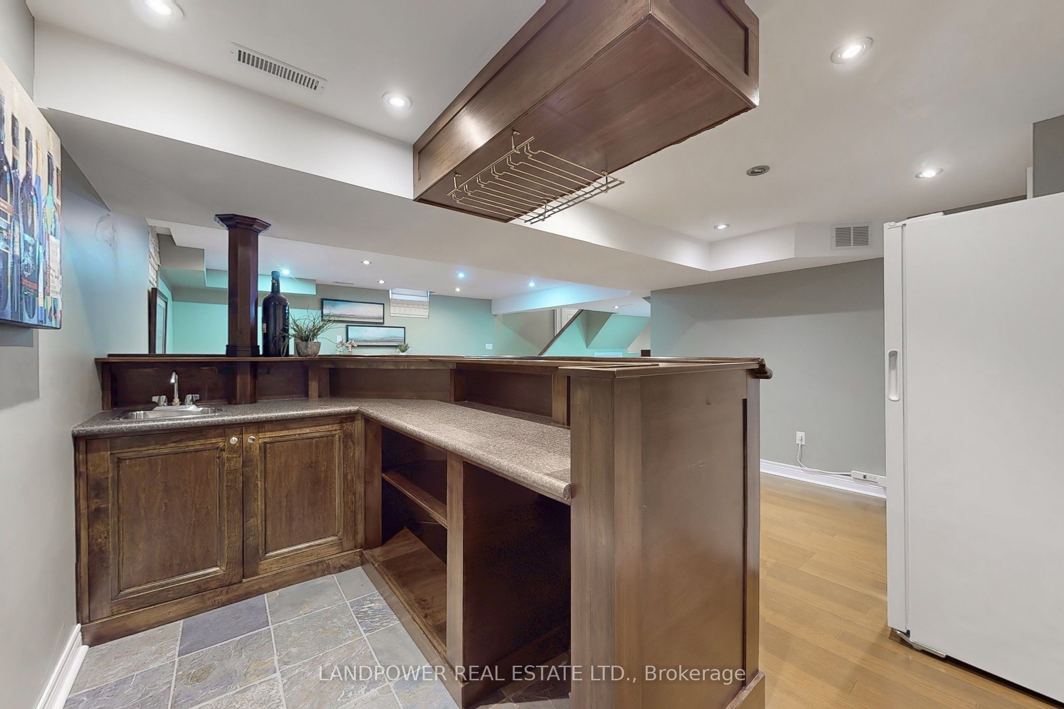 639 Society Crescent Property Photo 37