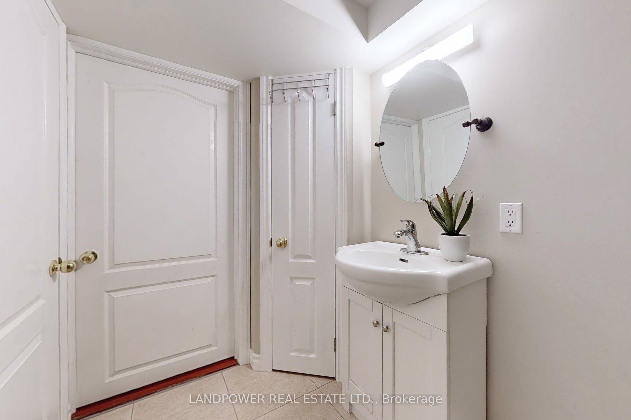639 Society Crescent Property Photo 42