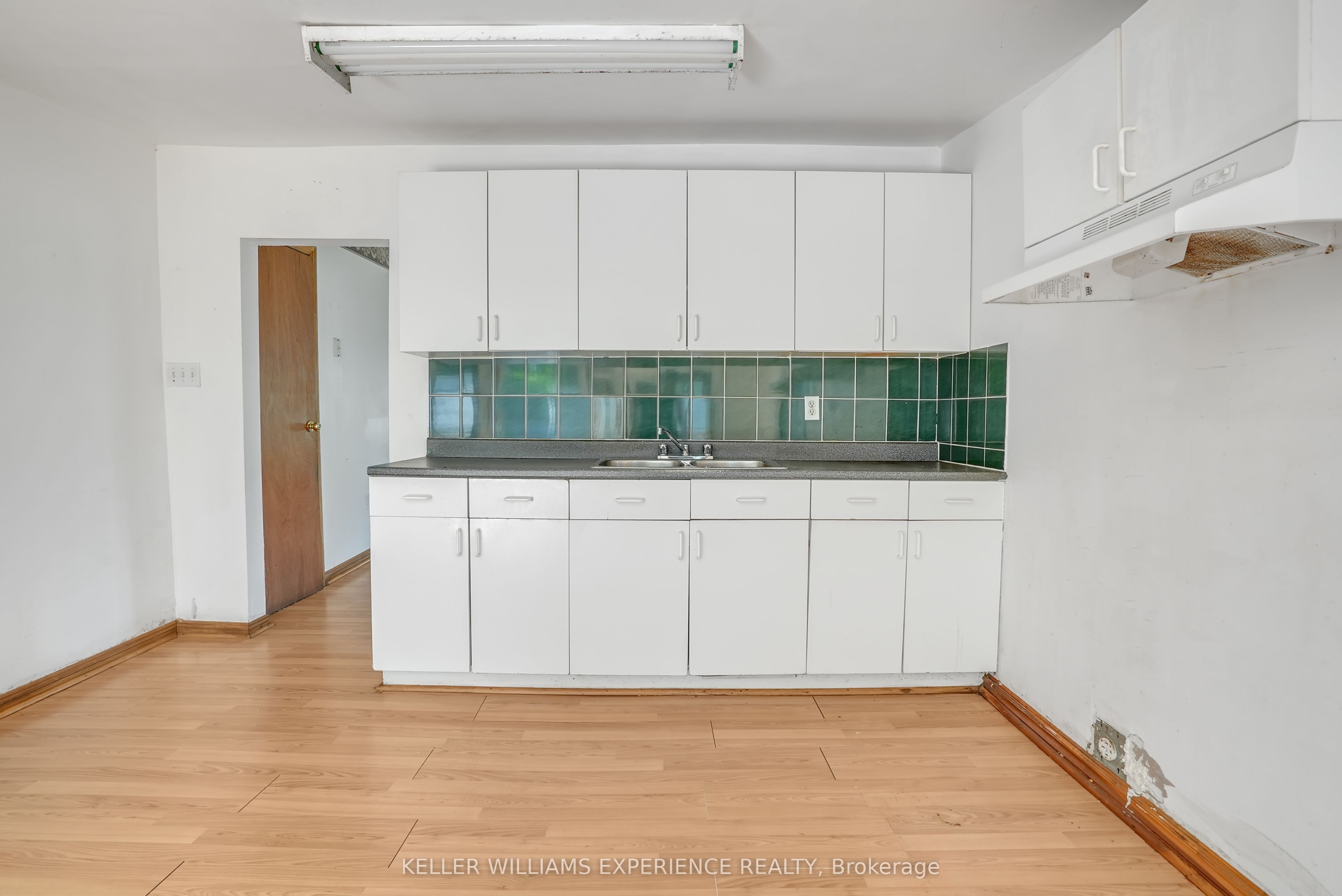 767 Sedore Avenue Property Photo 2