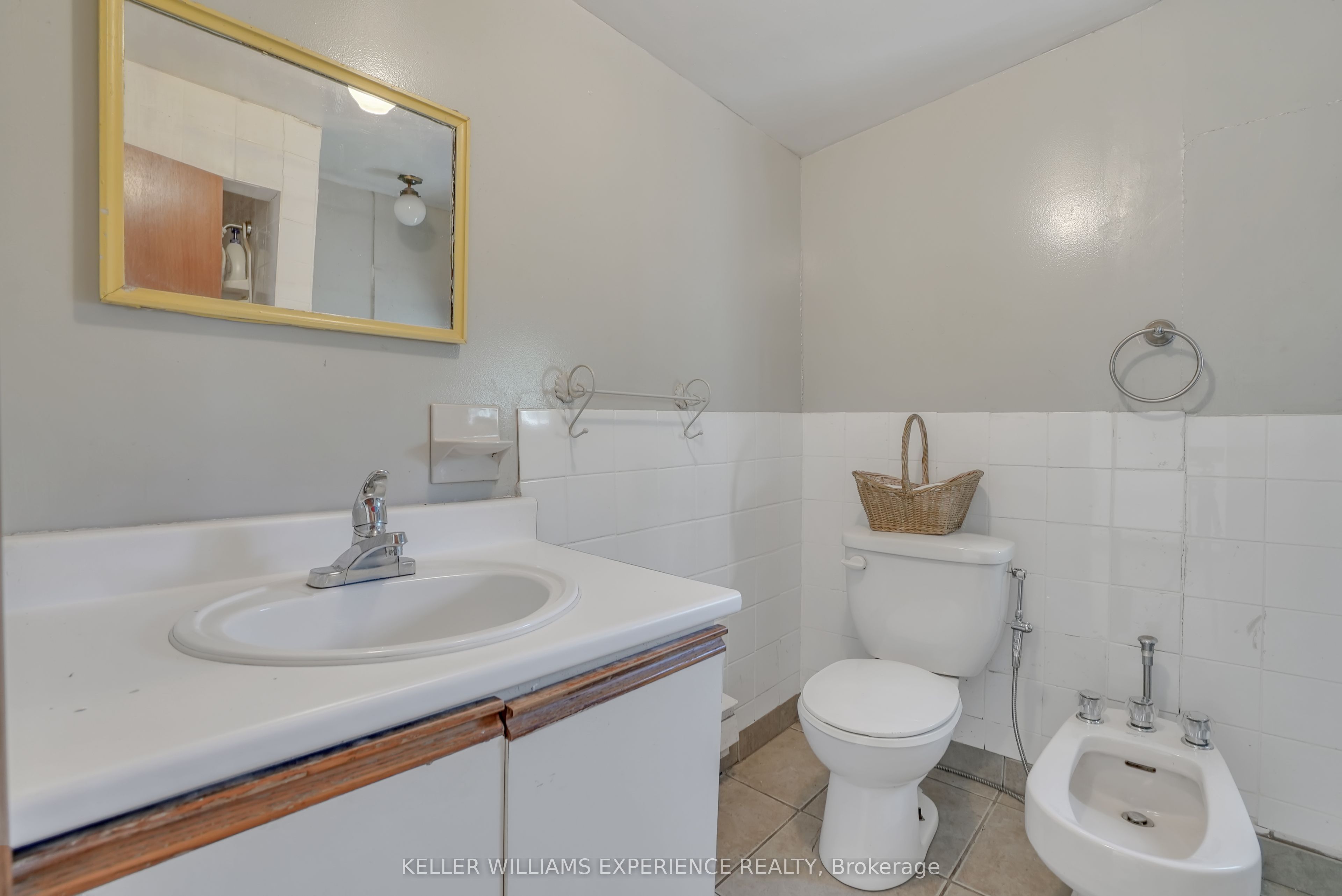 767 Sedore Avenue Property Photo 8