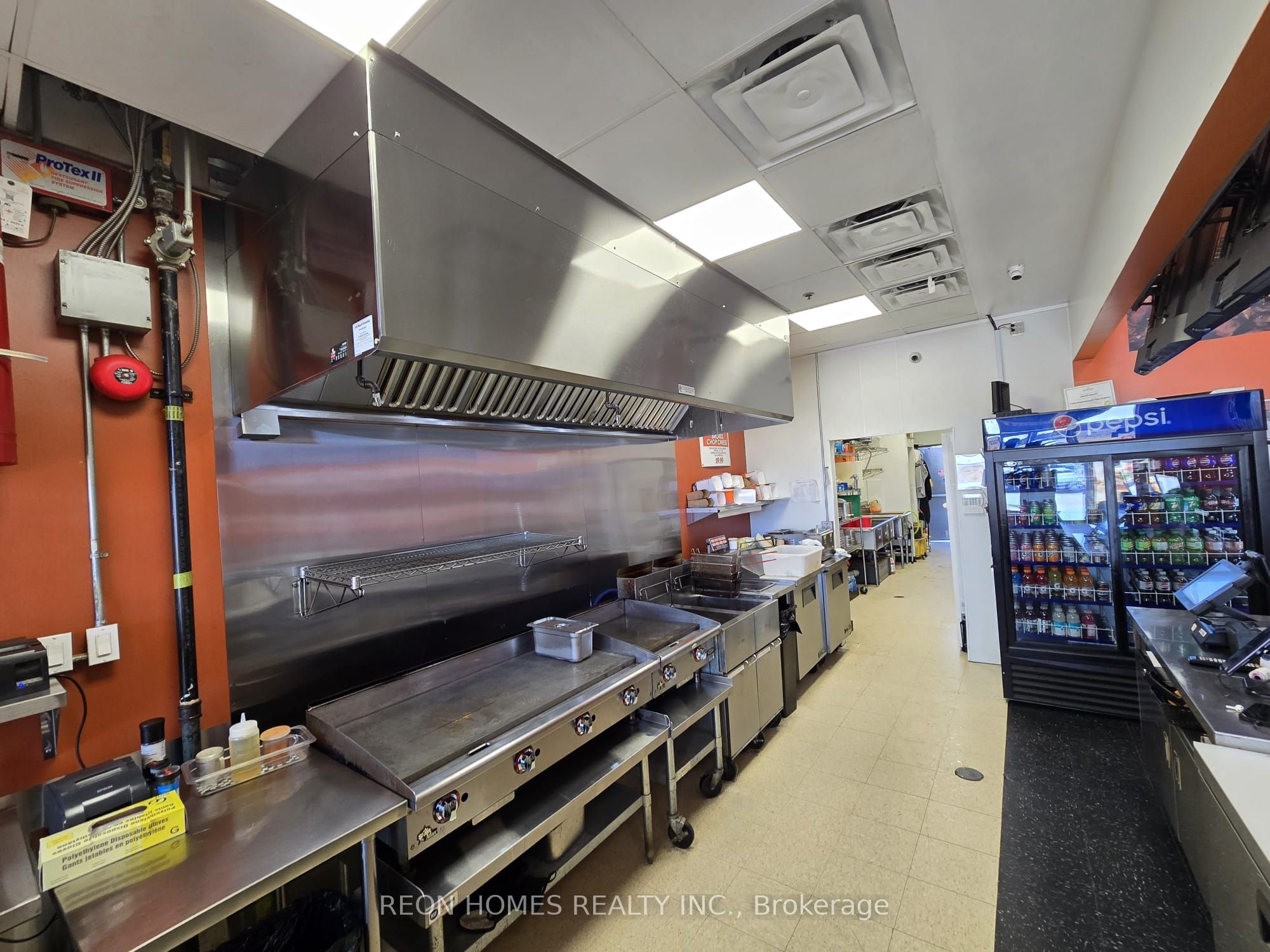 15480 Bayview Ave Property Photo 1