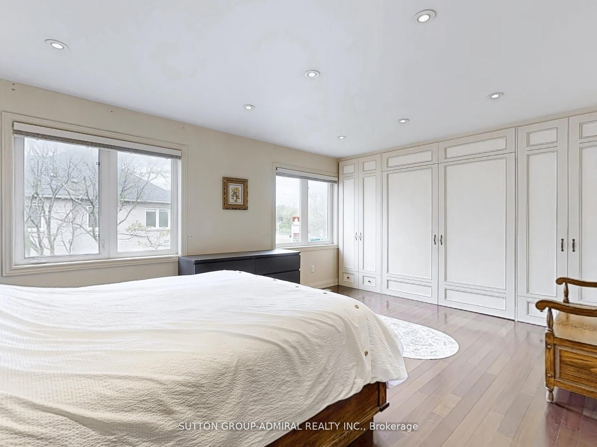 10719 Bathurst Street Property Photo 19