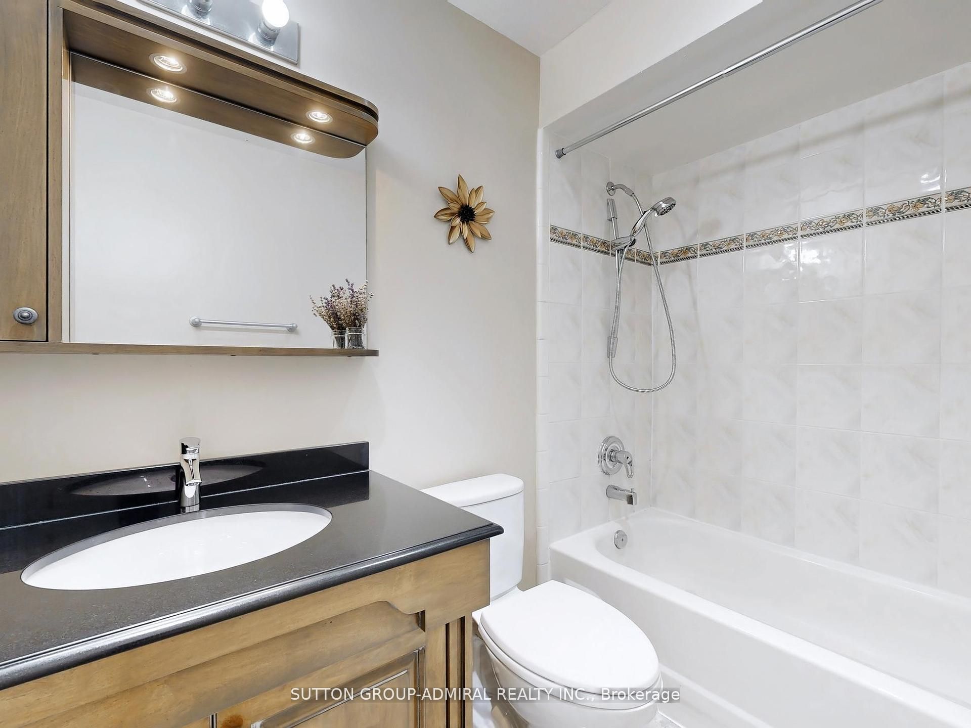 10719 Bathurst Street Property Photo 25