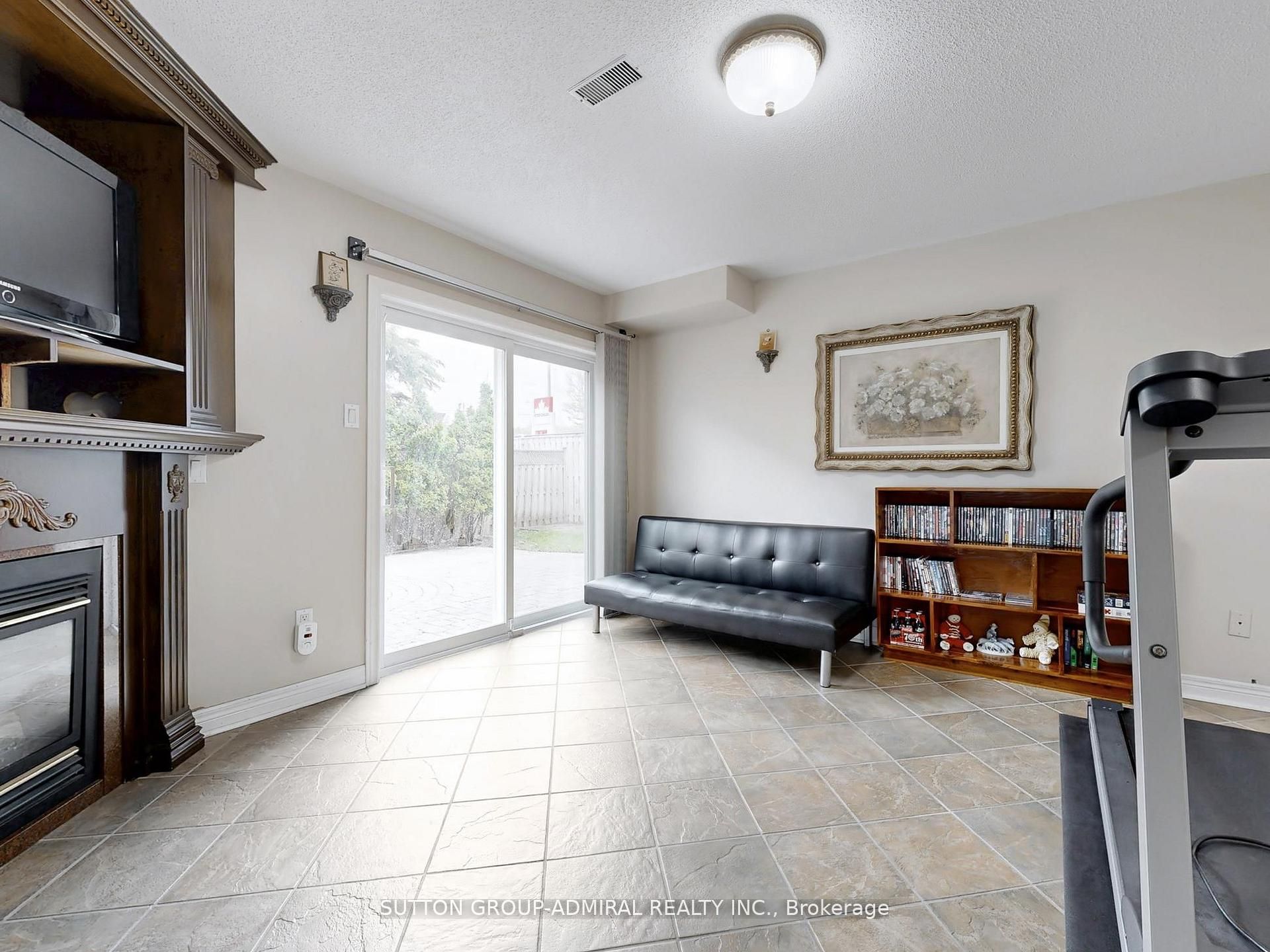 10719 Bathurst Street Property Photo 26