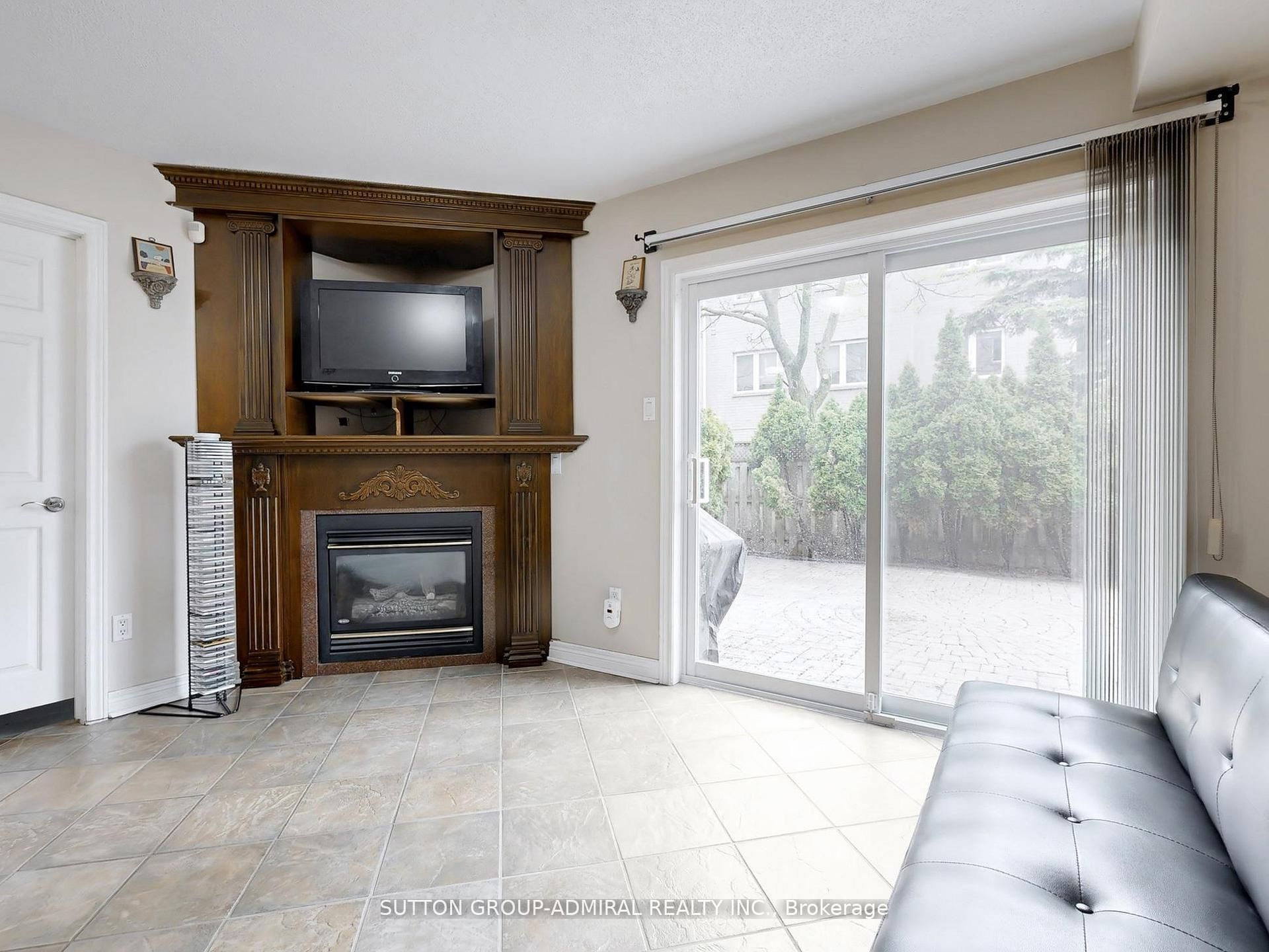 10719 Bathurst Street Property Photo 27