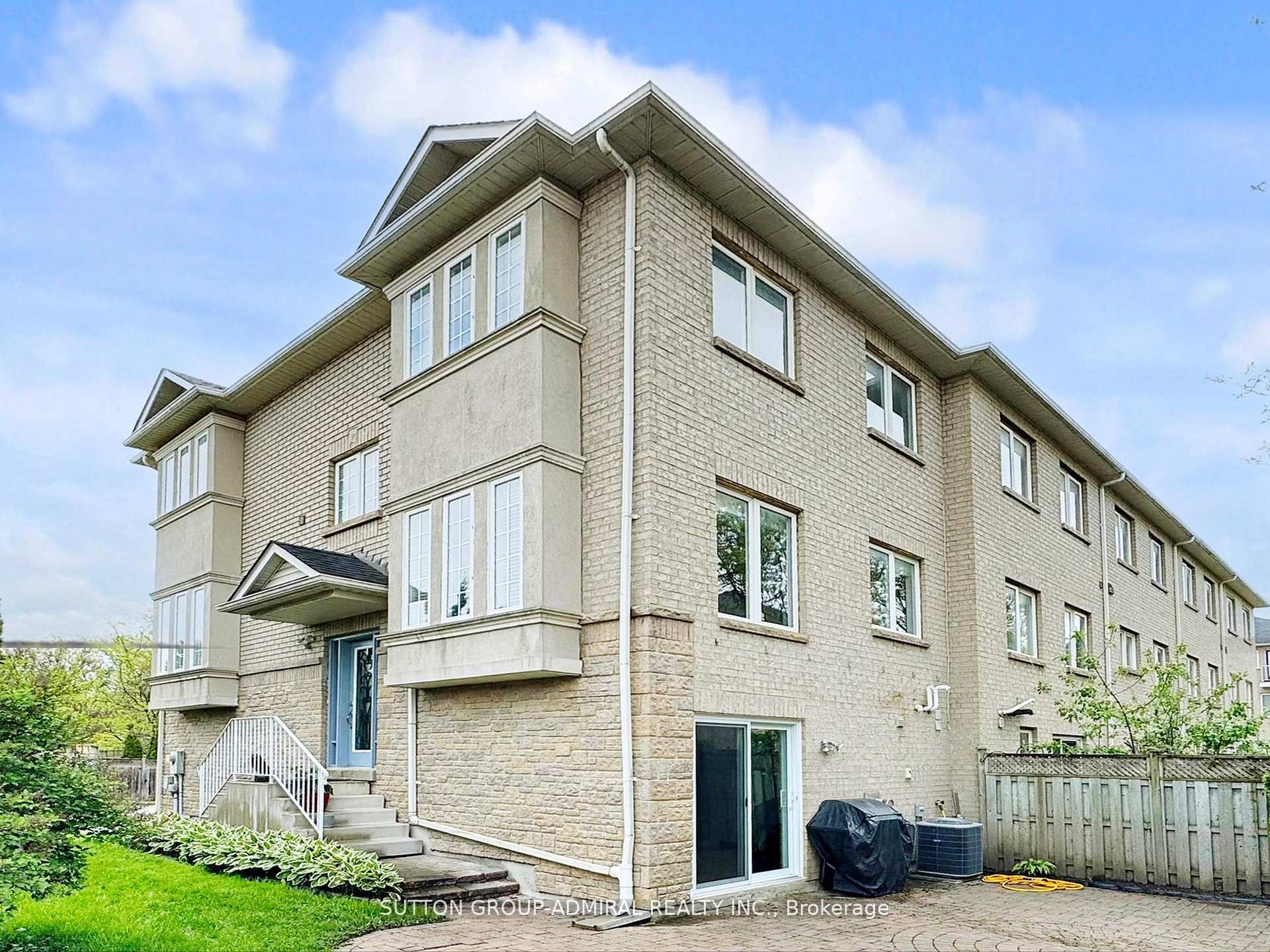 10719 Bathurst Street Property Photo 31