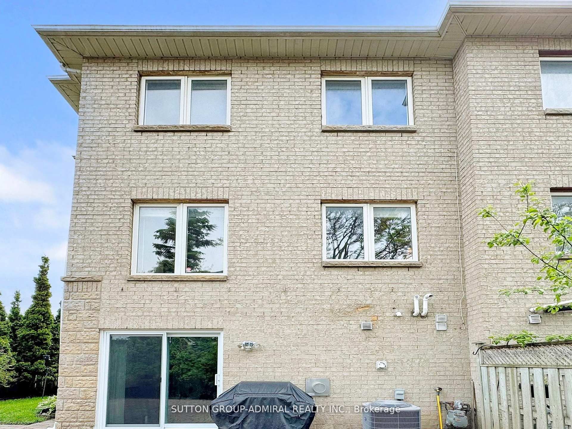 10719 Bathurst Street Property Photo 32