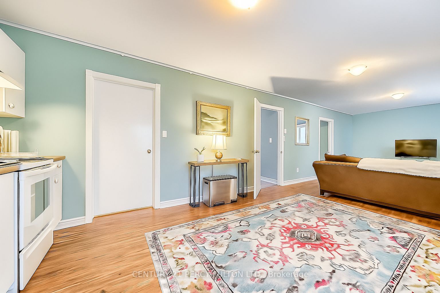 #lower - 744 William Street Property Photo 2