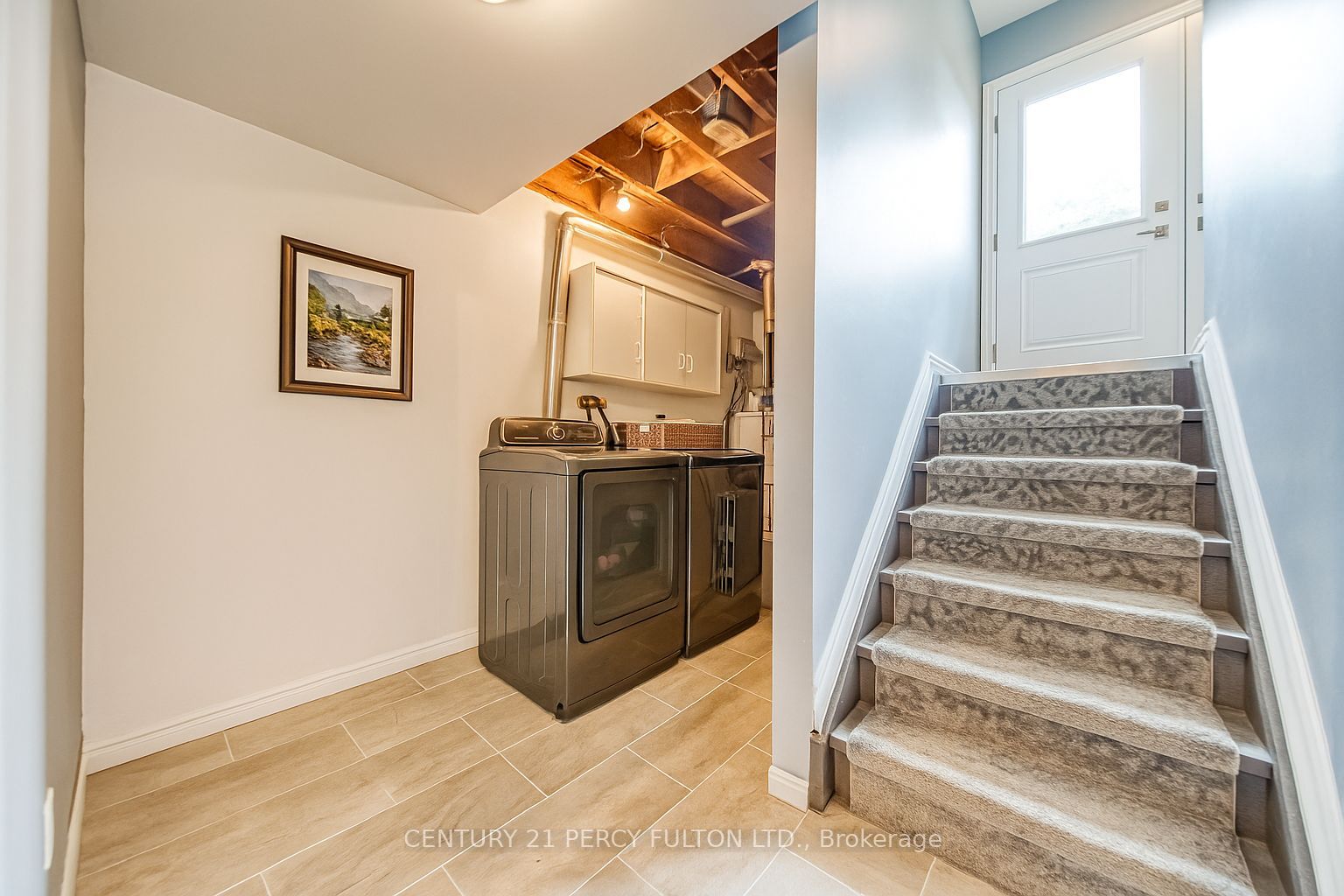 #lower - 744 William Street Property Photo 8