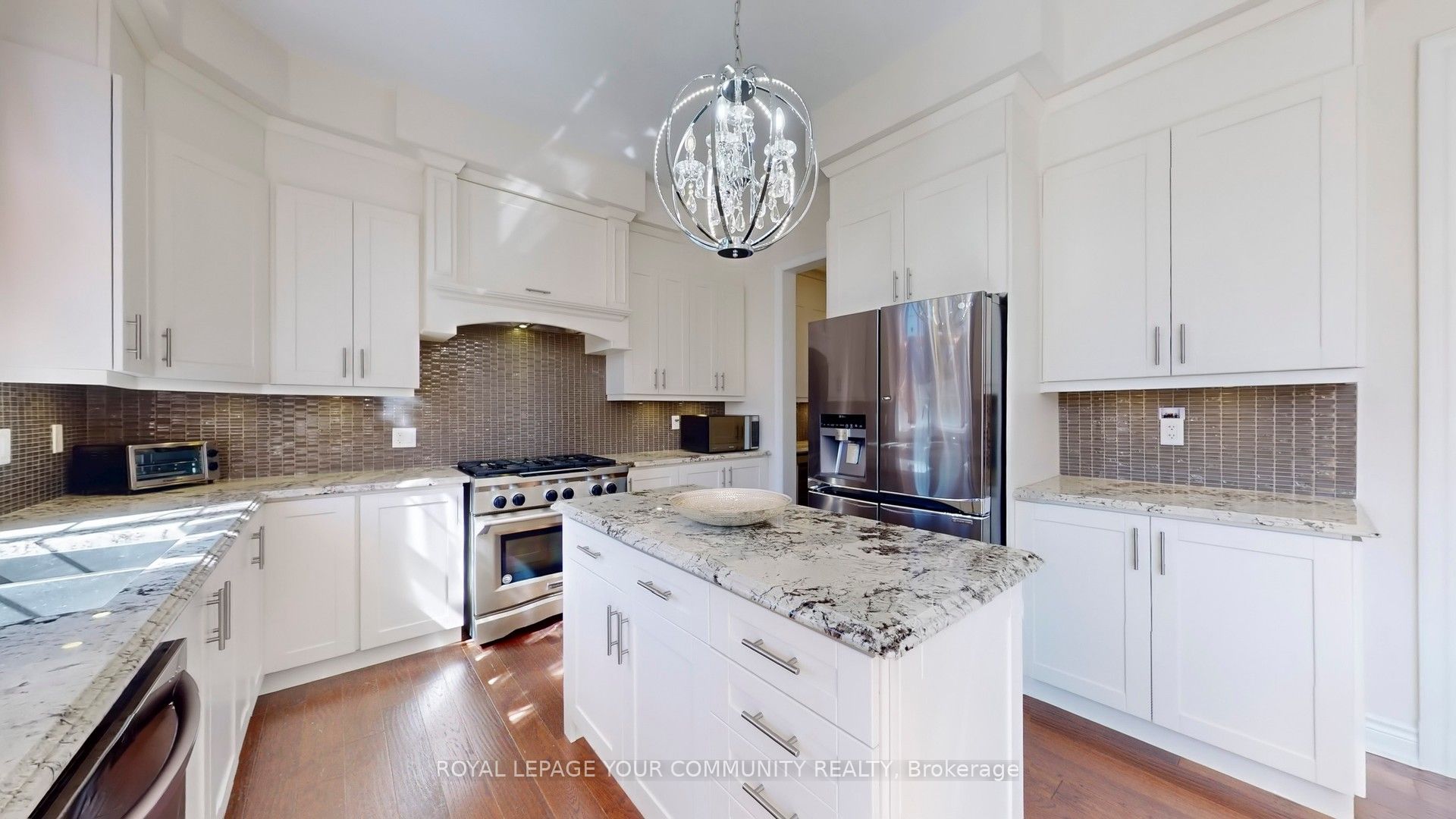 561 Clifford Perry Place Property Photo 11