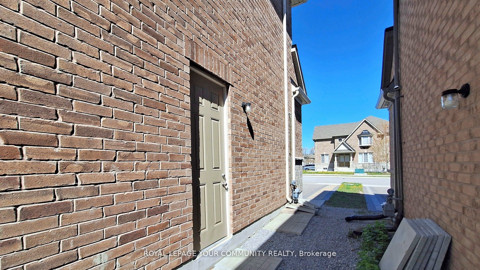 561 Clifford Perry Place Property Photo 33