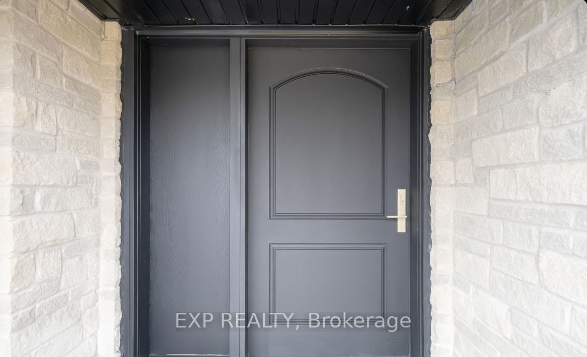 385 Easy Street Property Photo 1