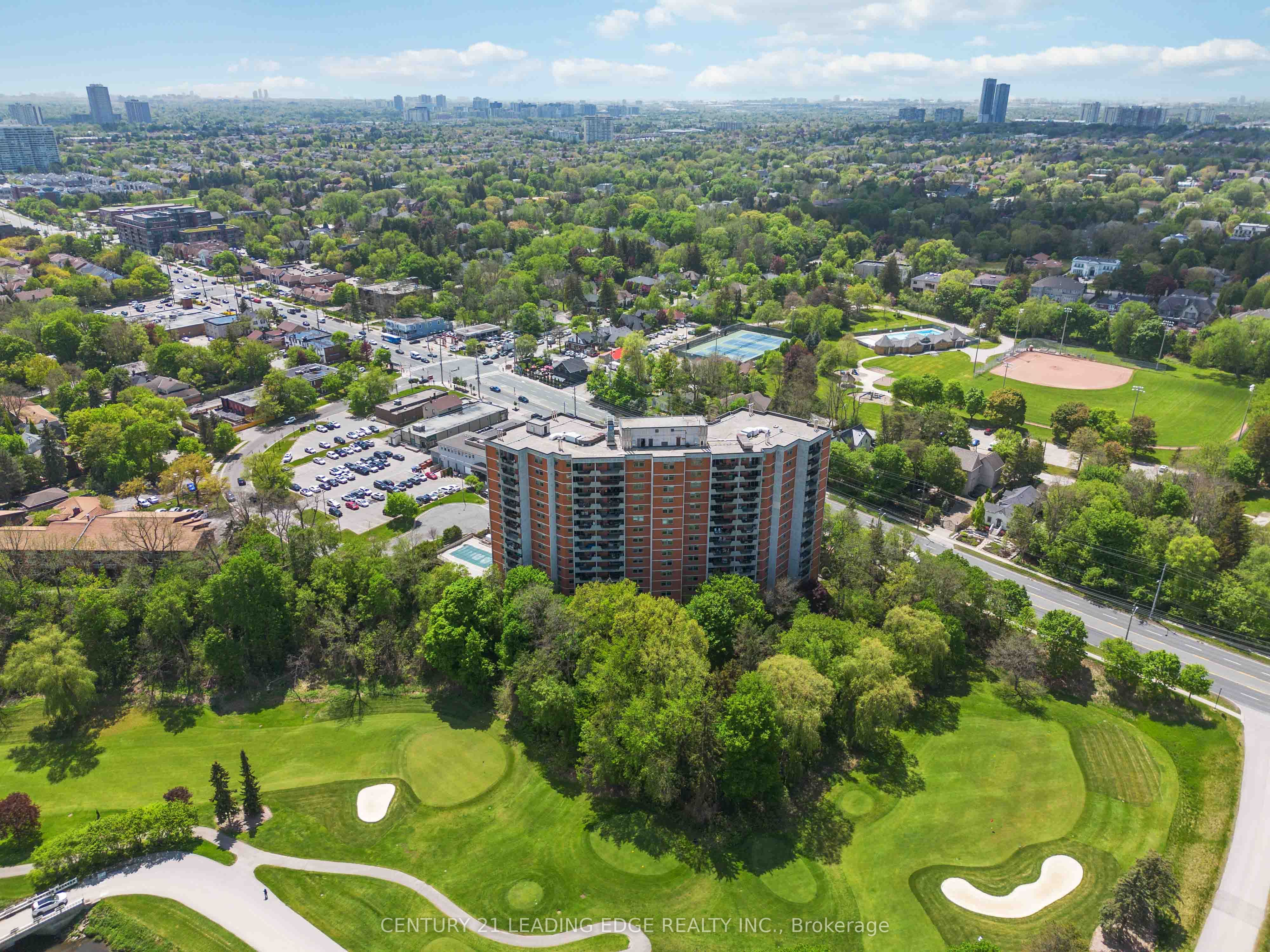 7811 Yonge Street 811 Property Photo 1
