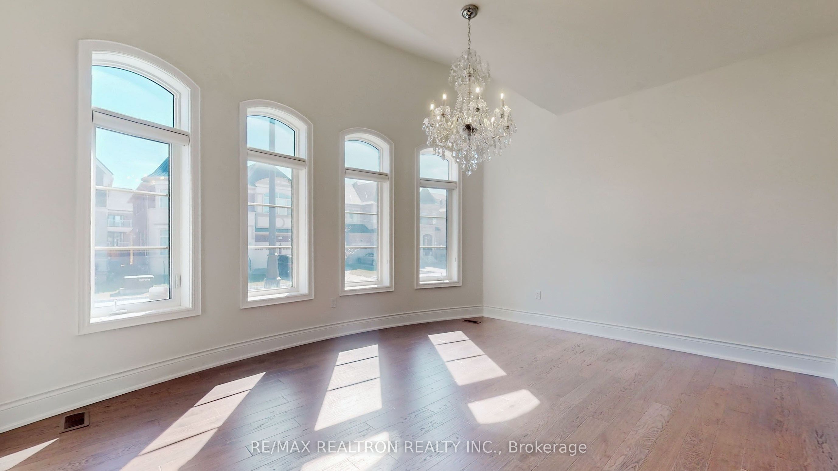 52 Rolling Green Court Property Photo 5