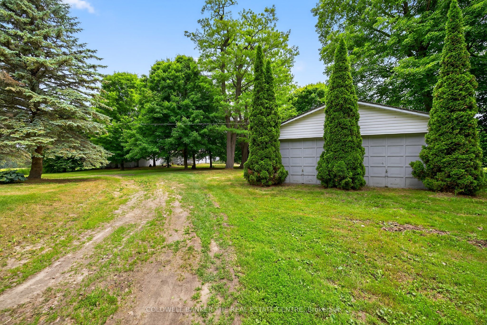 21151 Warden Avenue Property Photo 8