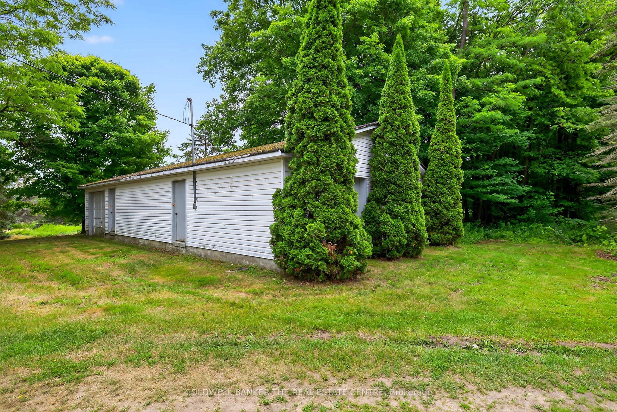 21151 Warden Avenue Property Photo 9