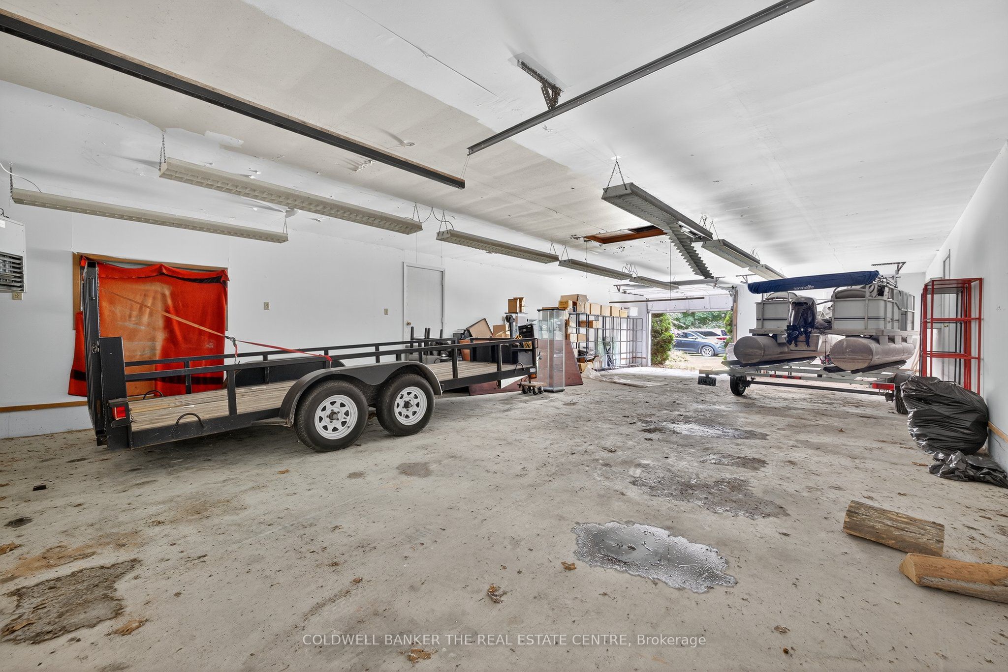 21151 Warden Avenue Property Photo 12