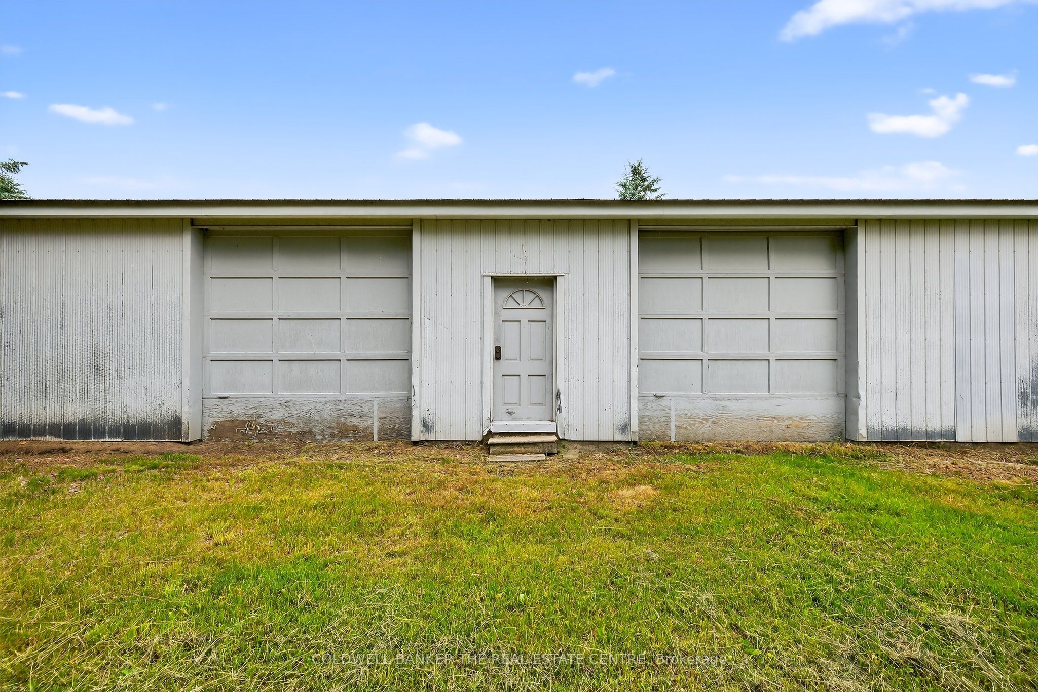21151 Warden Avenue Property Photo 16