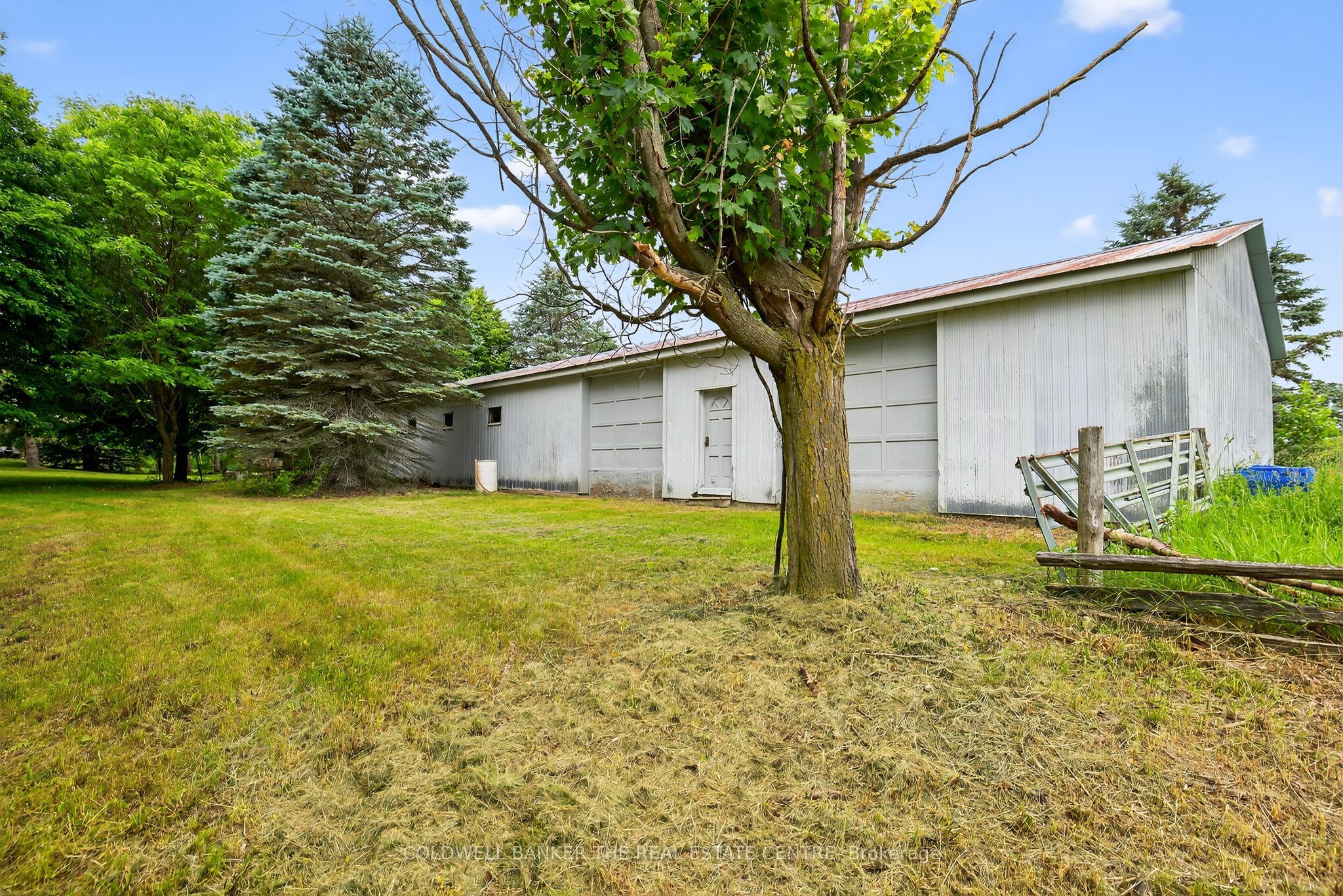 21151 Warden Avenue Property Photo 17
