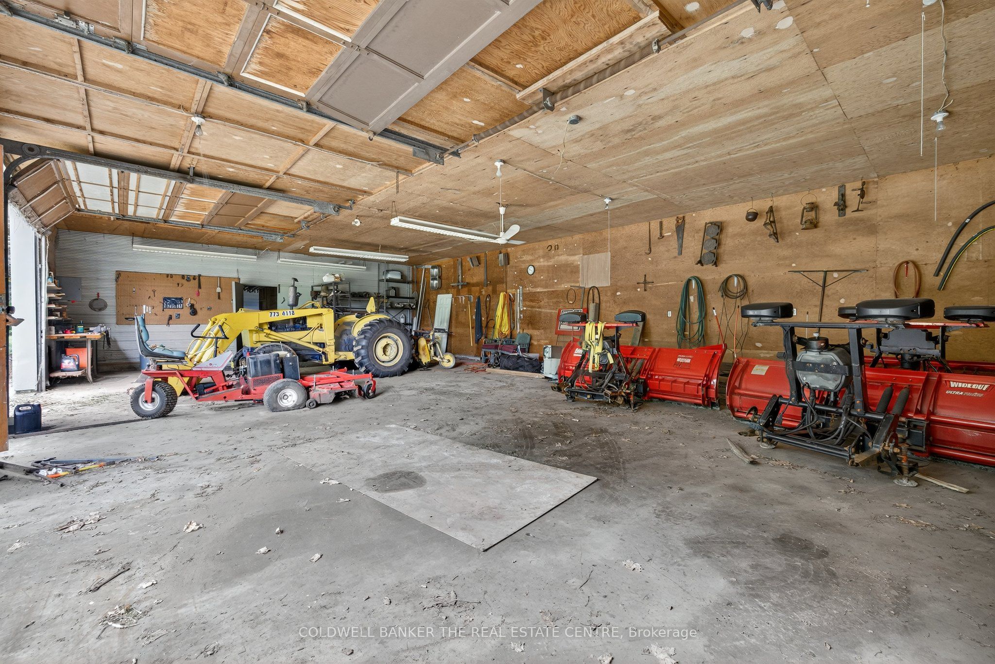 21151 Warden Avenue Property Photo 18