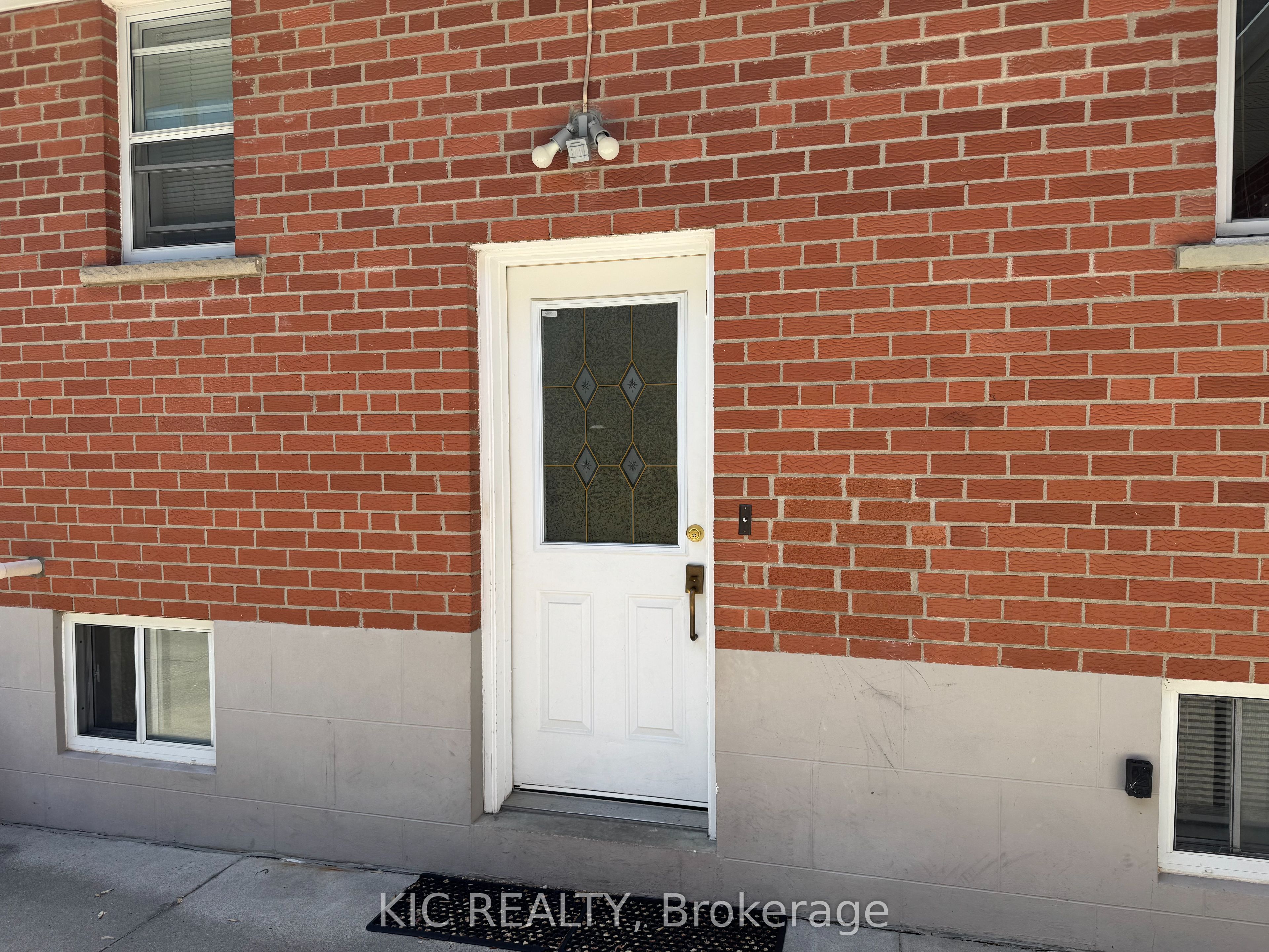 105 S Yongehurst Road Property Photo 3