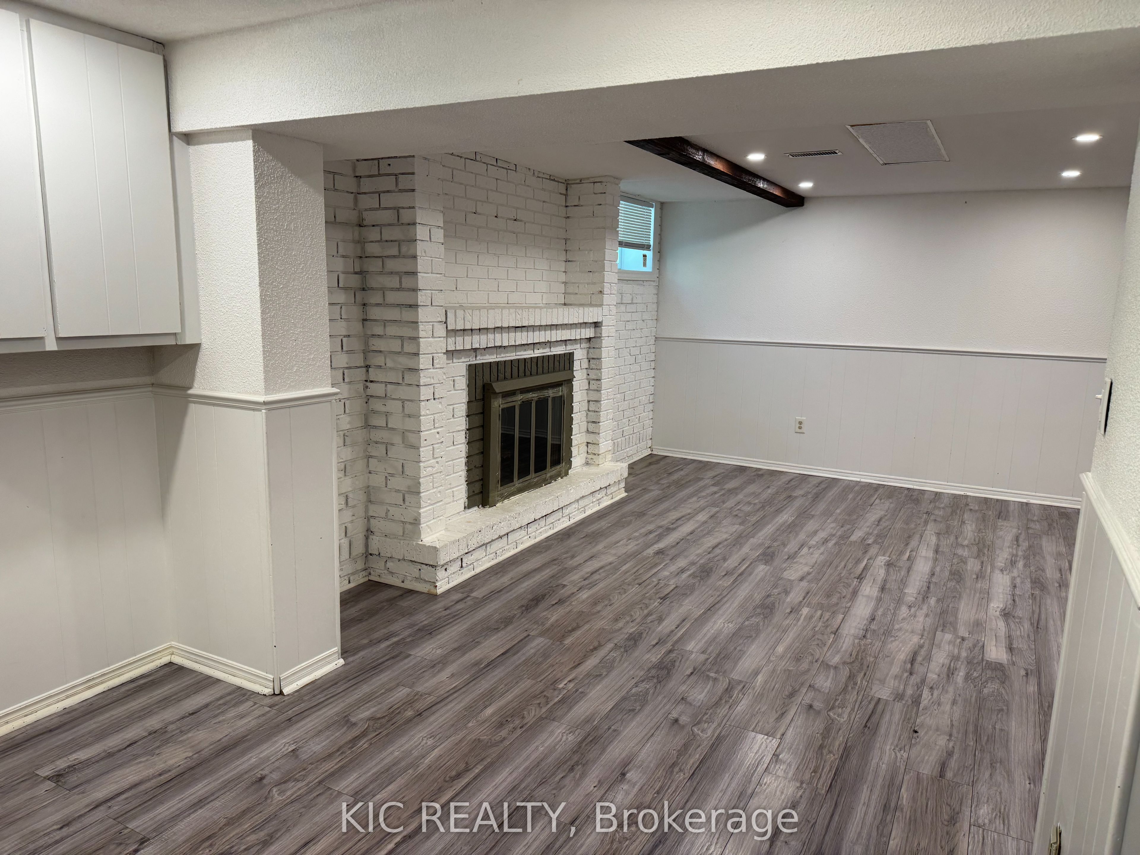 105 S Yongehurst Road Property Photo 5
