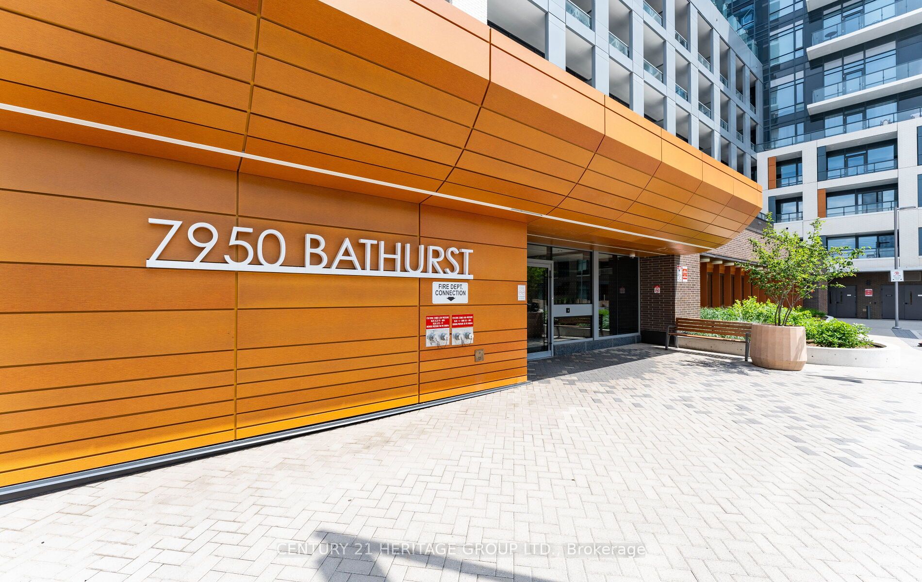 #201 - 7950 Bathurst Street Property Photo 1