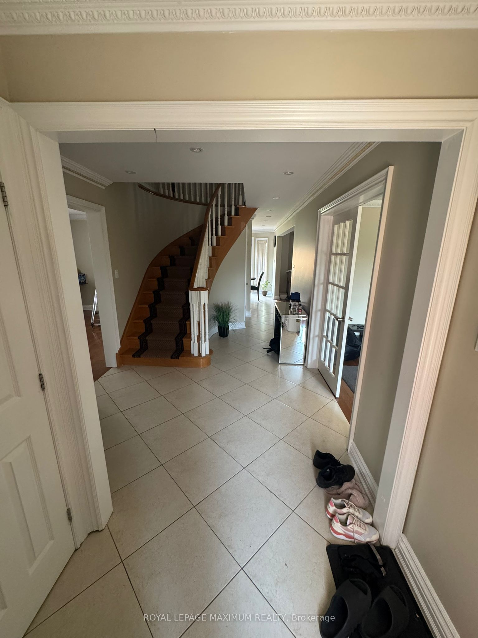 198 Clover Leaf Street Property Photo 2