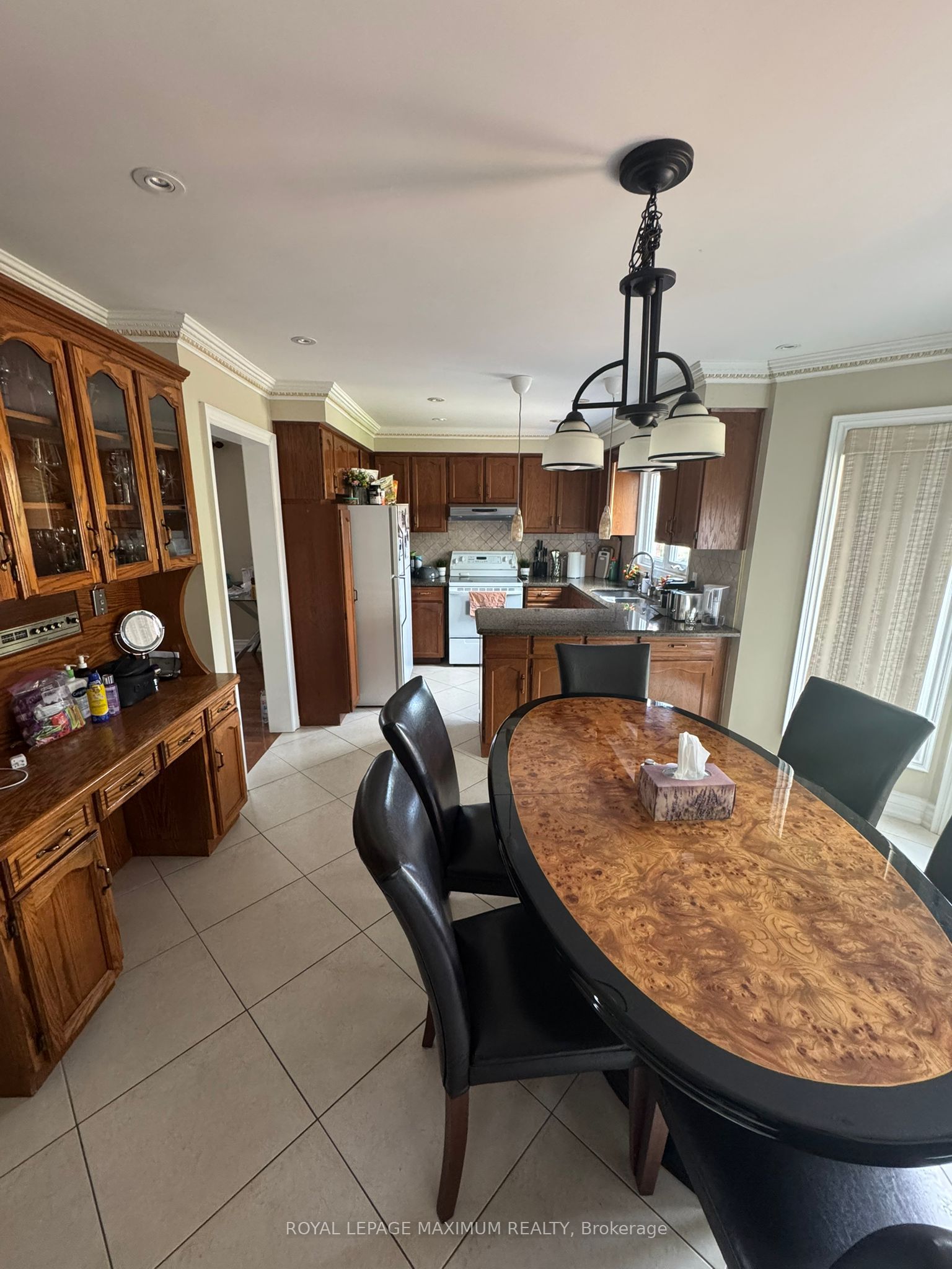 198 Clover Leaf Street Property Photo 4