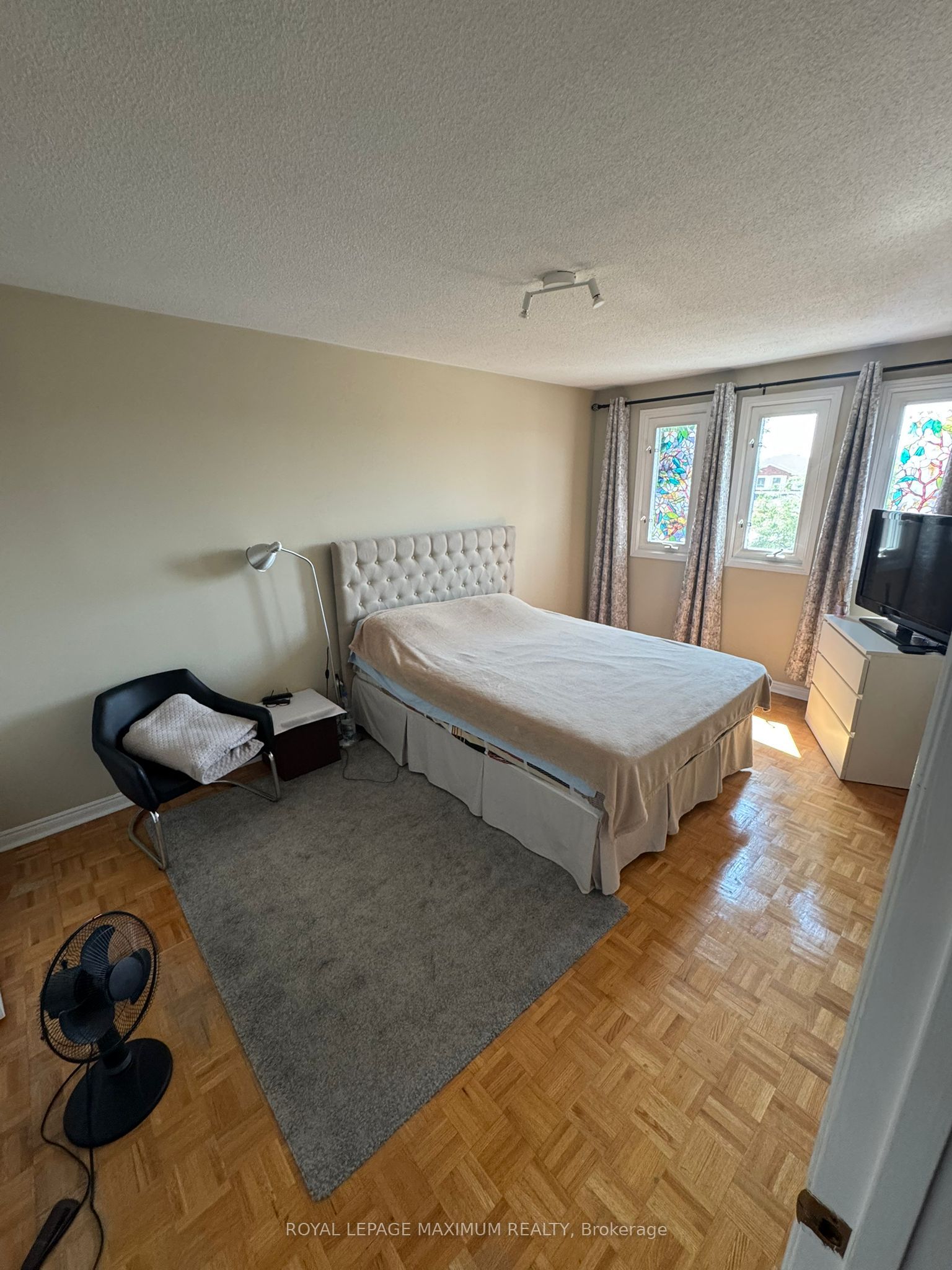 198 Clover Leaf Street Property Photo 8