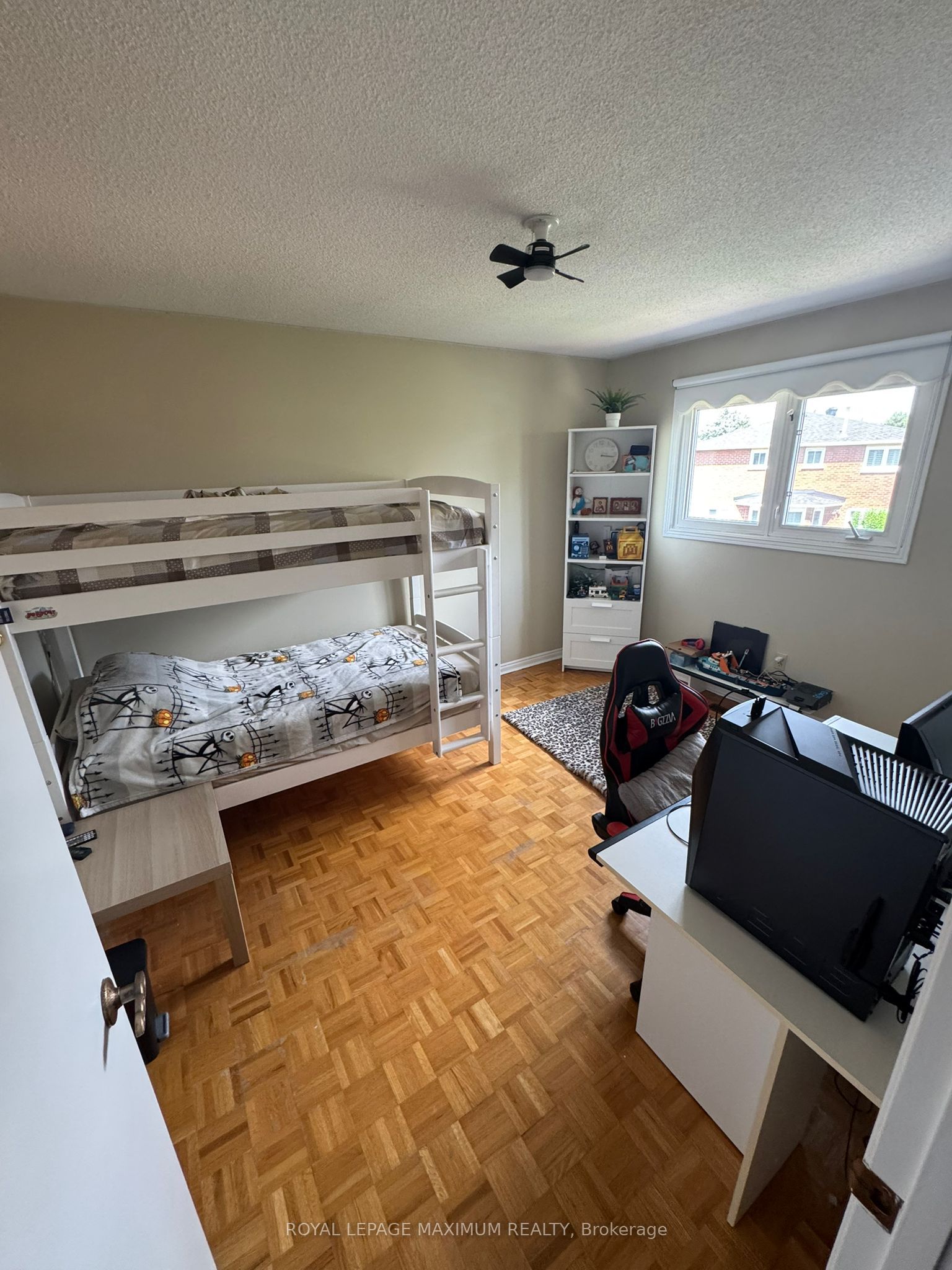 198 Clover Leaf Street Property Photo 10
