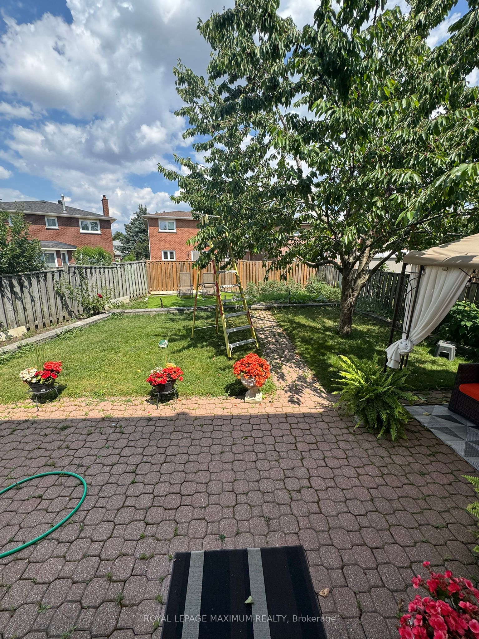 198 Clover Leaf Street Property Photo 12
