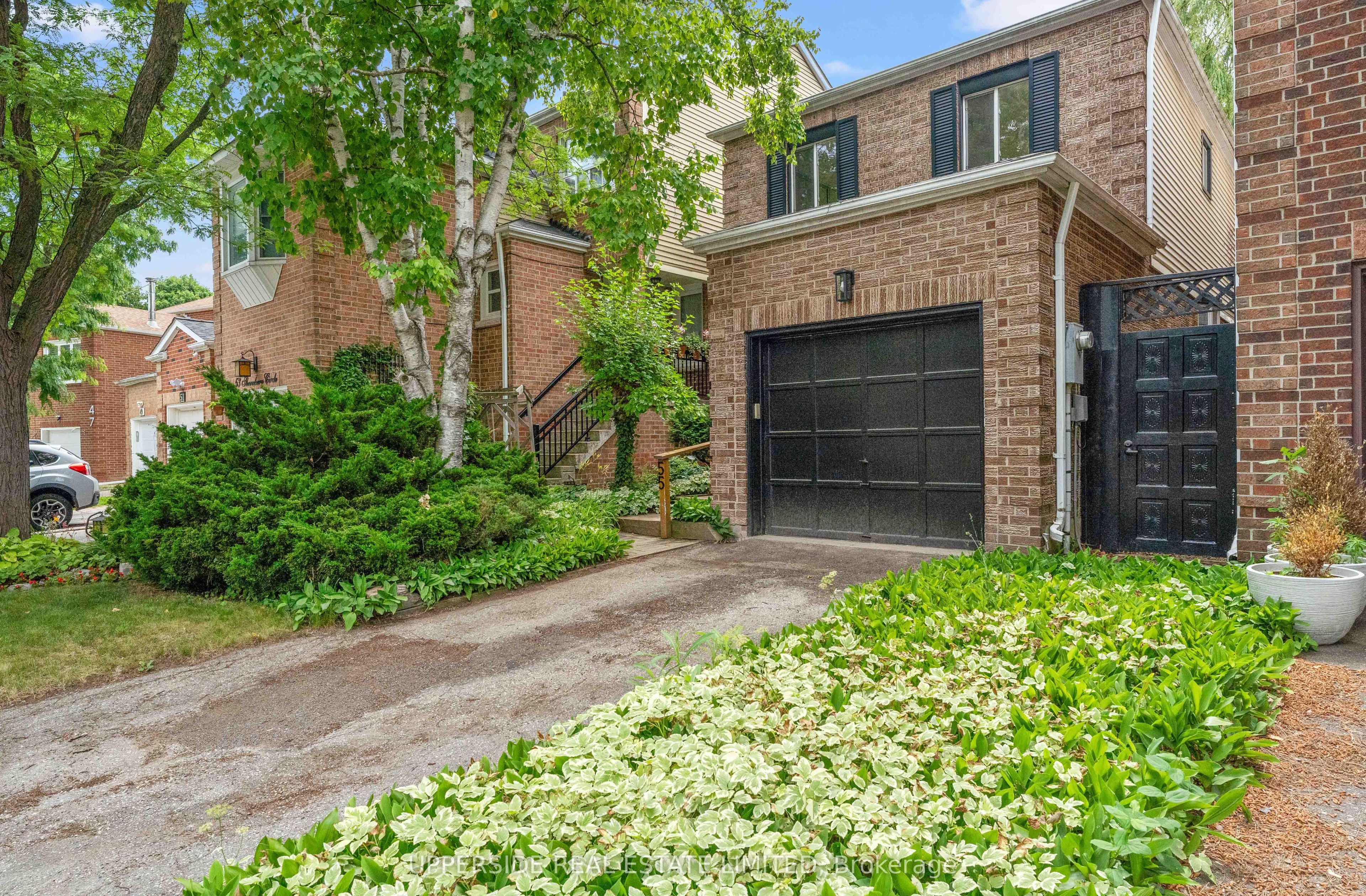 55 Thornbury Circle Property Photo 3