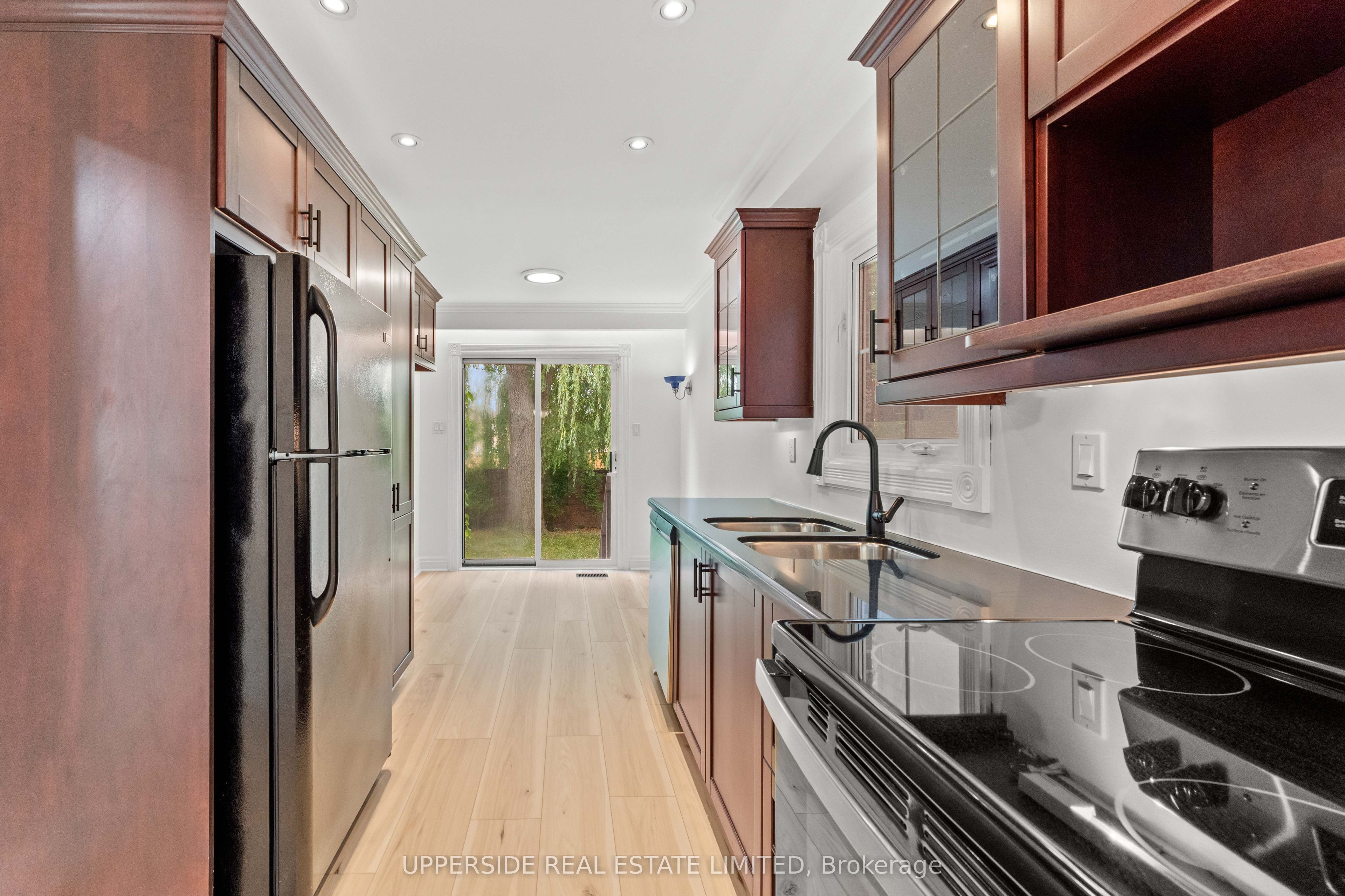 55 Thornbury Circle Property Photo 14