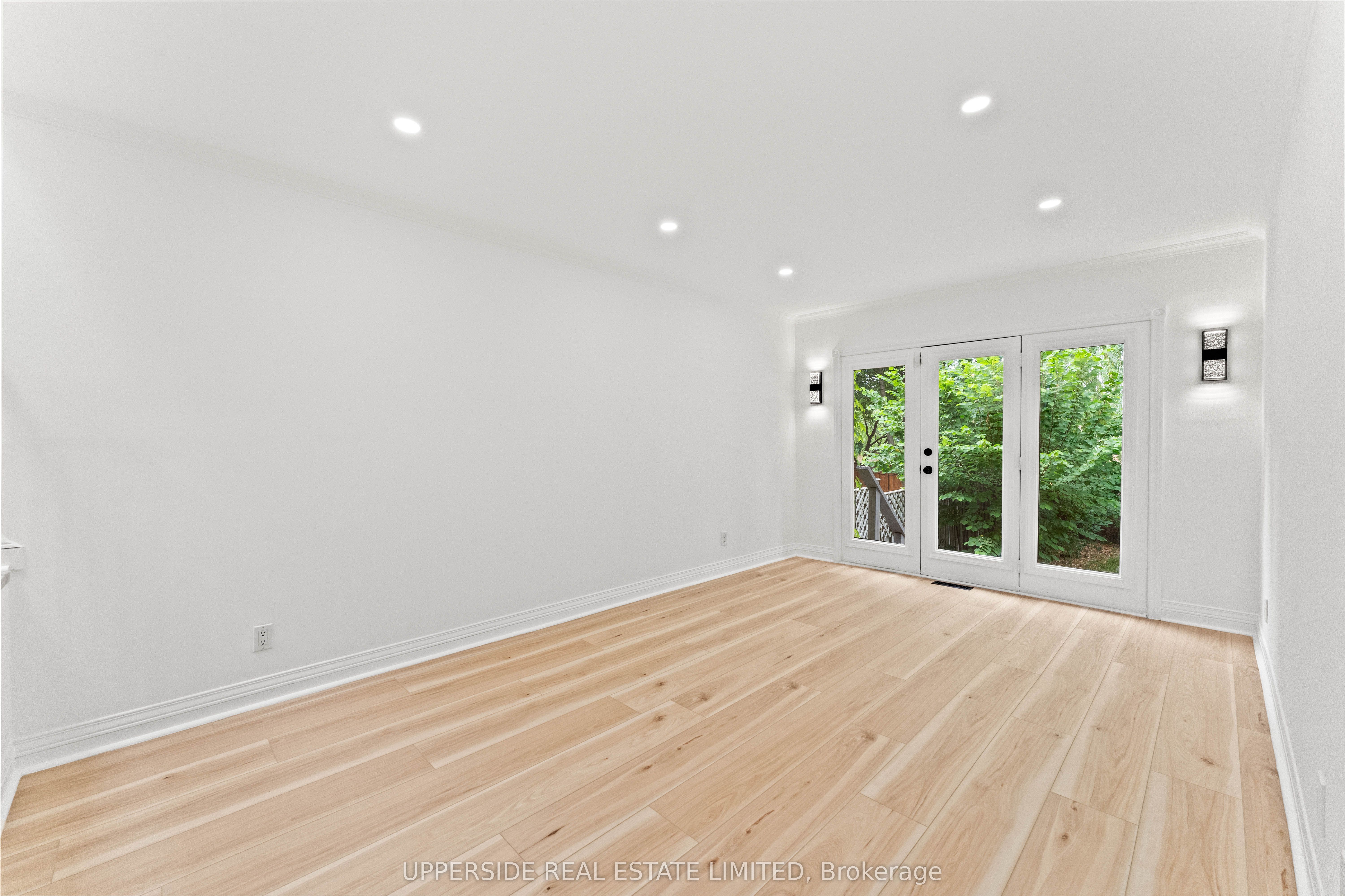 55 Thornbury Circle Property Photo 16