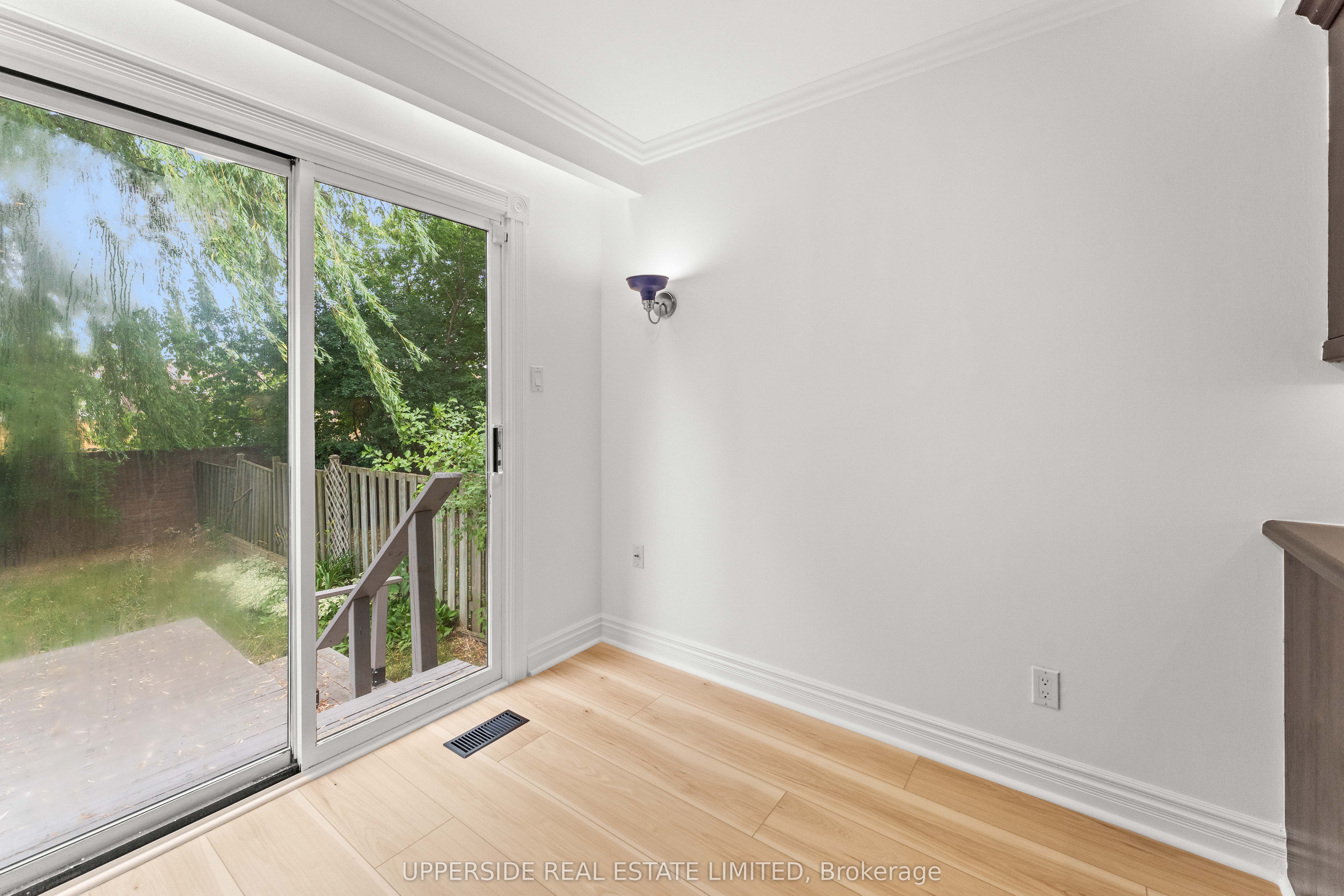 55 Thornbury Circle Property Photo 17