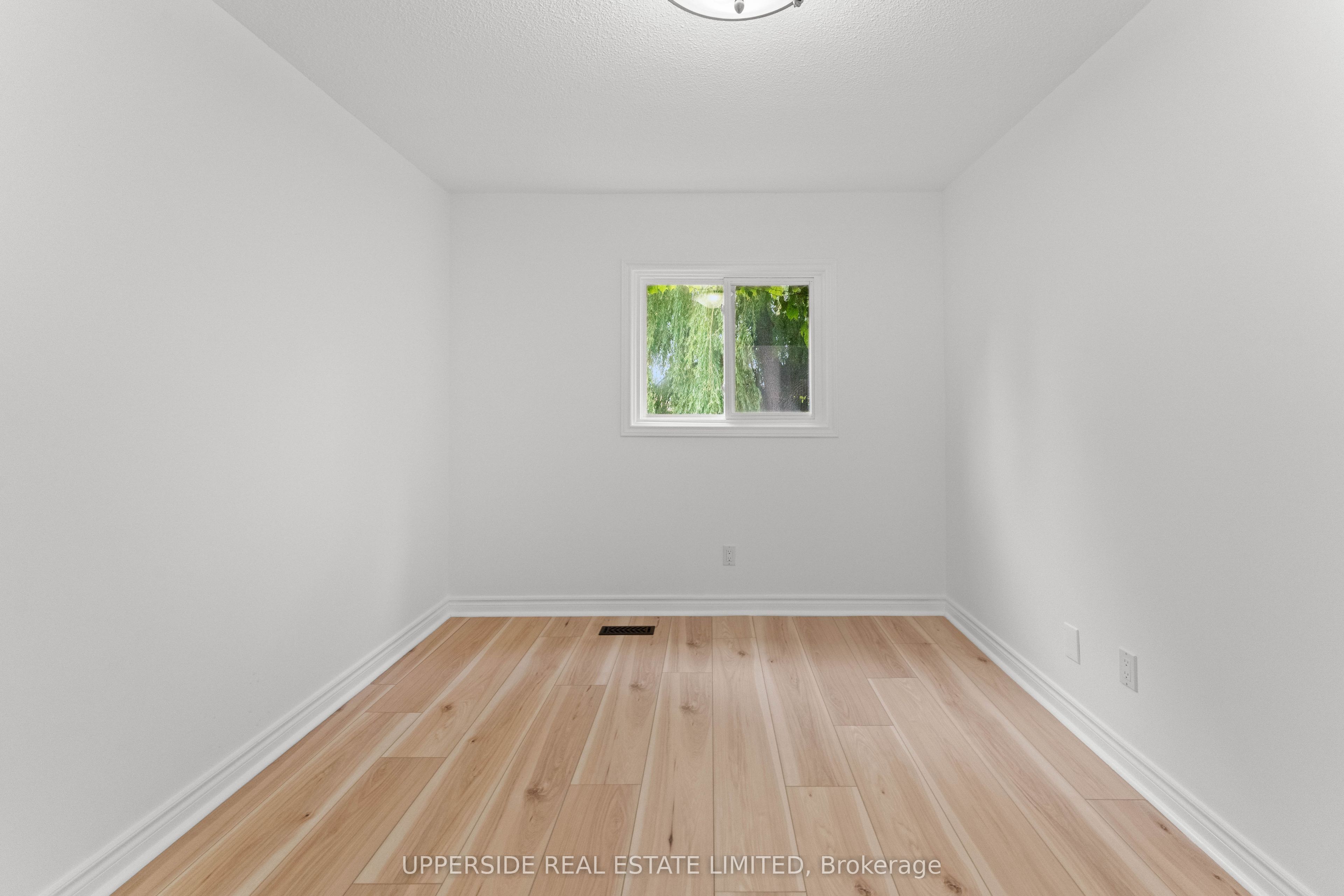 55 Thornbury Circle Property Photo 23