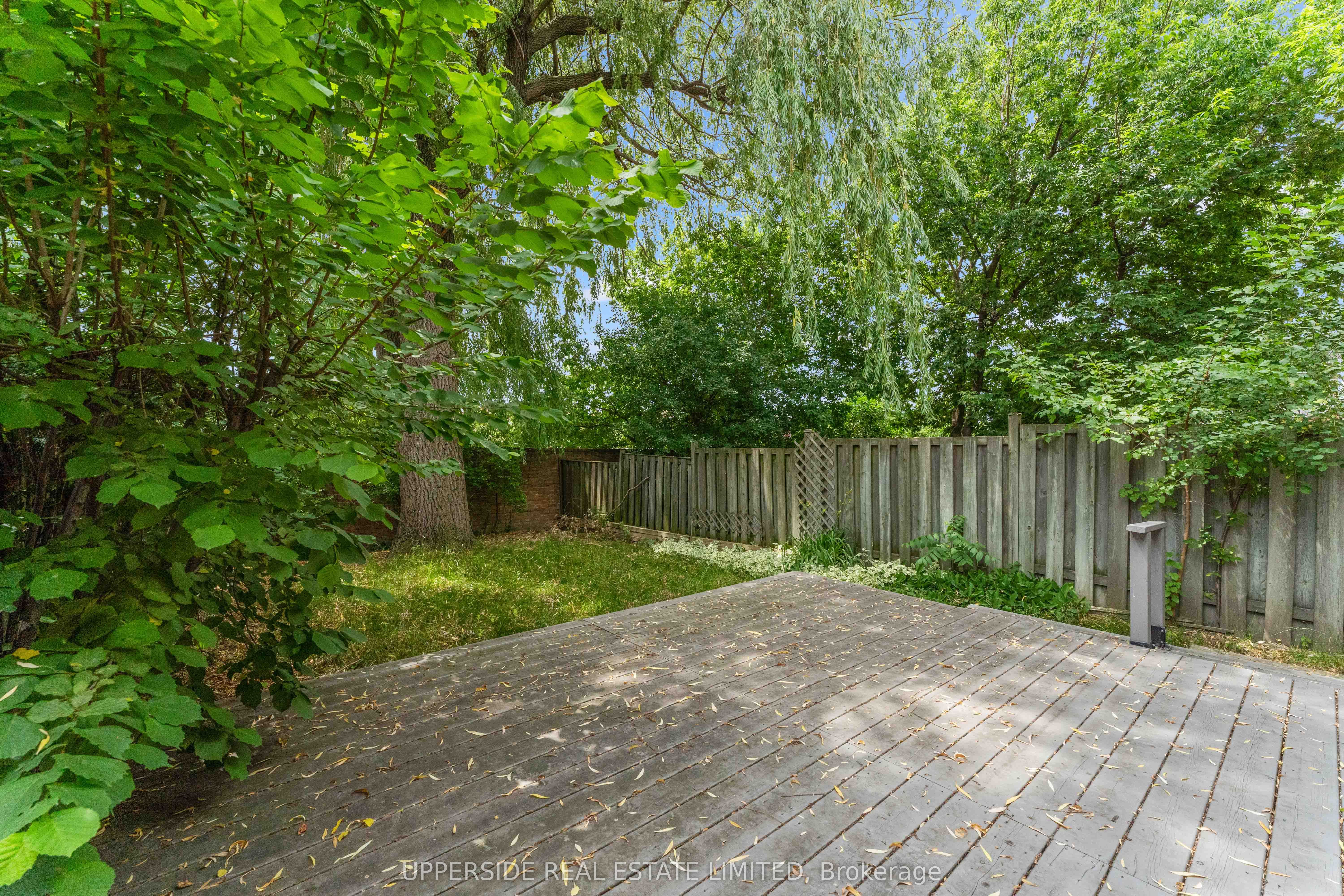 55 Thornbury Circle Property Photo 37