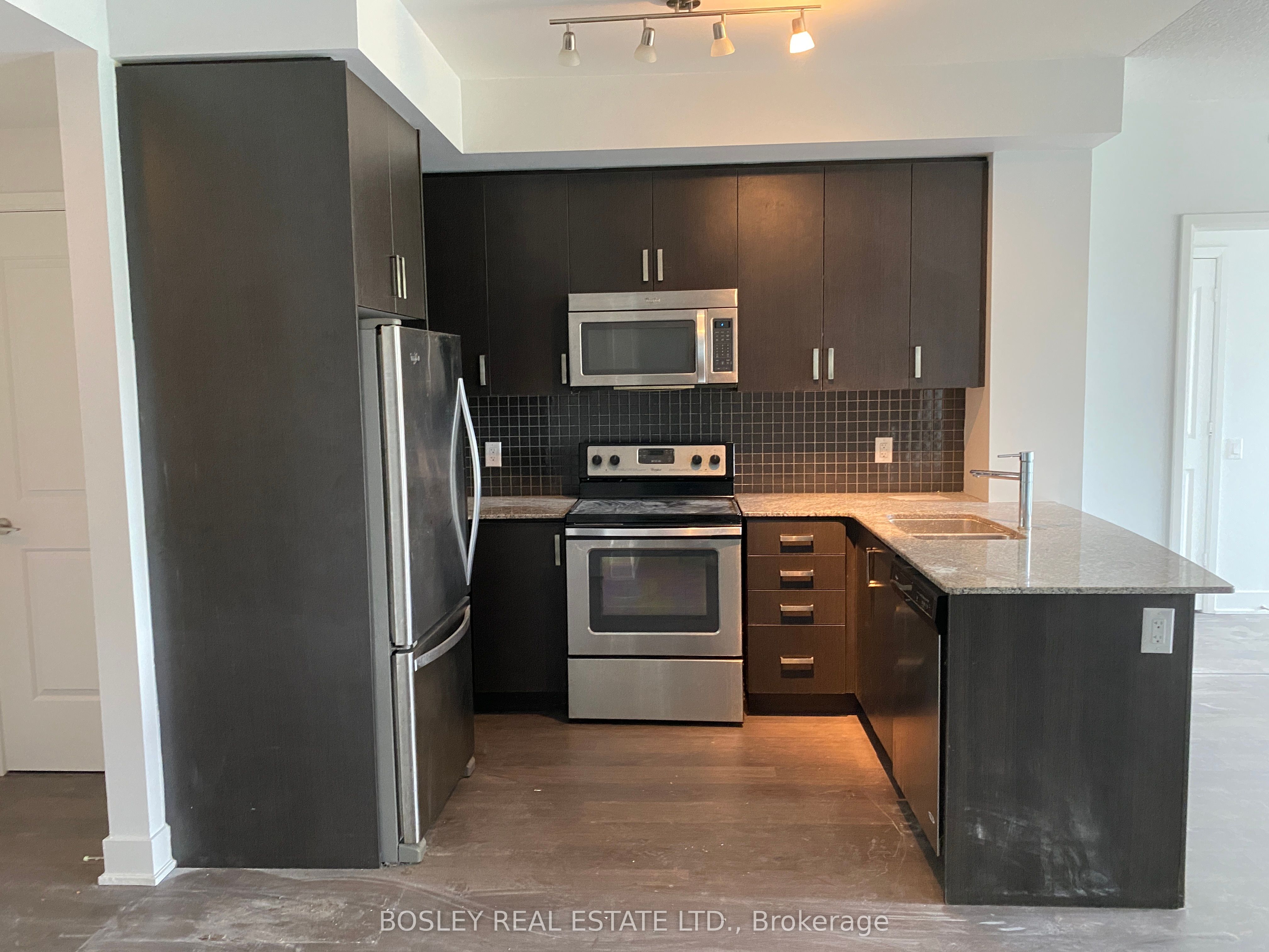 7608 Yonge Street 408 Property Photo 1