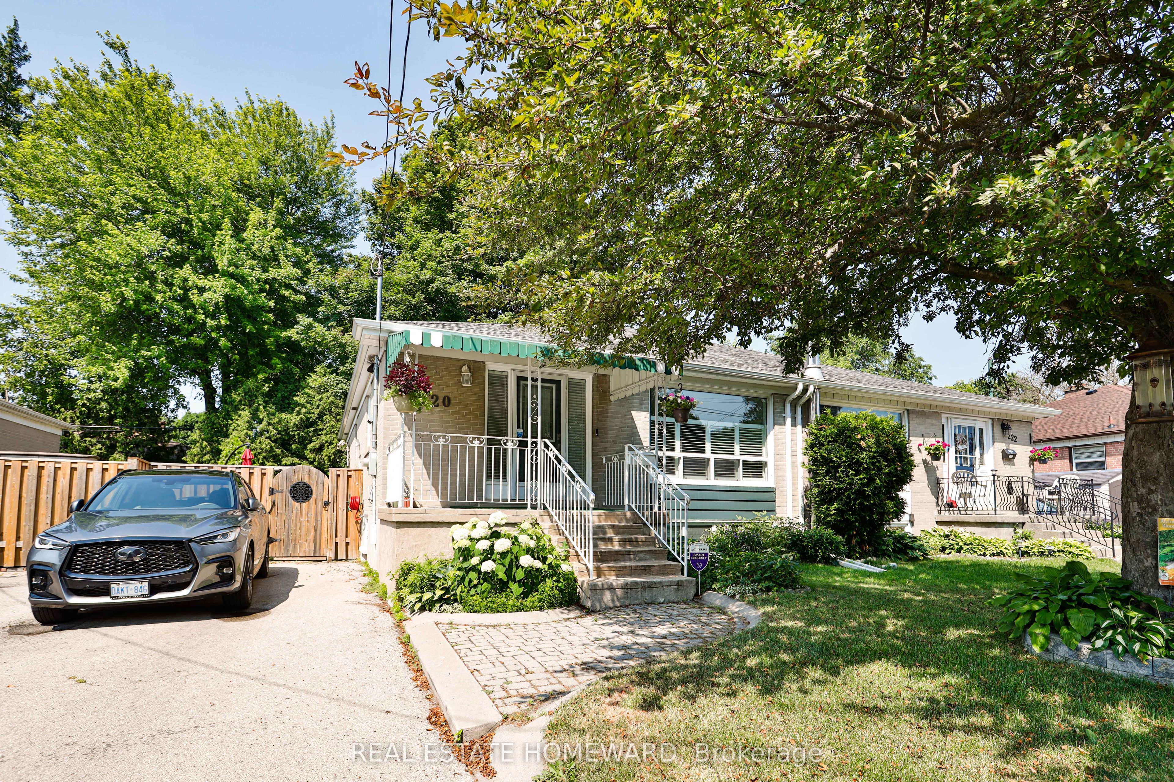 220 Neal Drive Property Photo 3