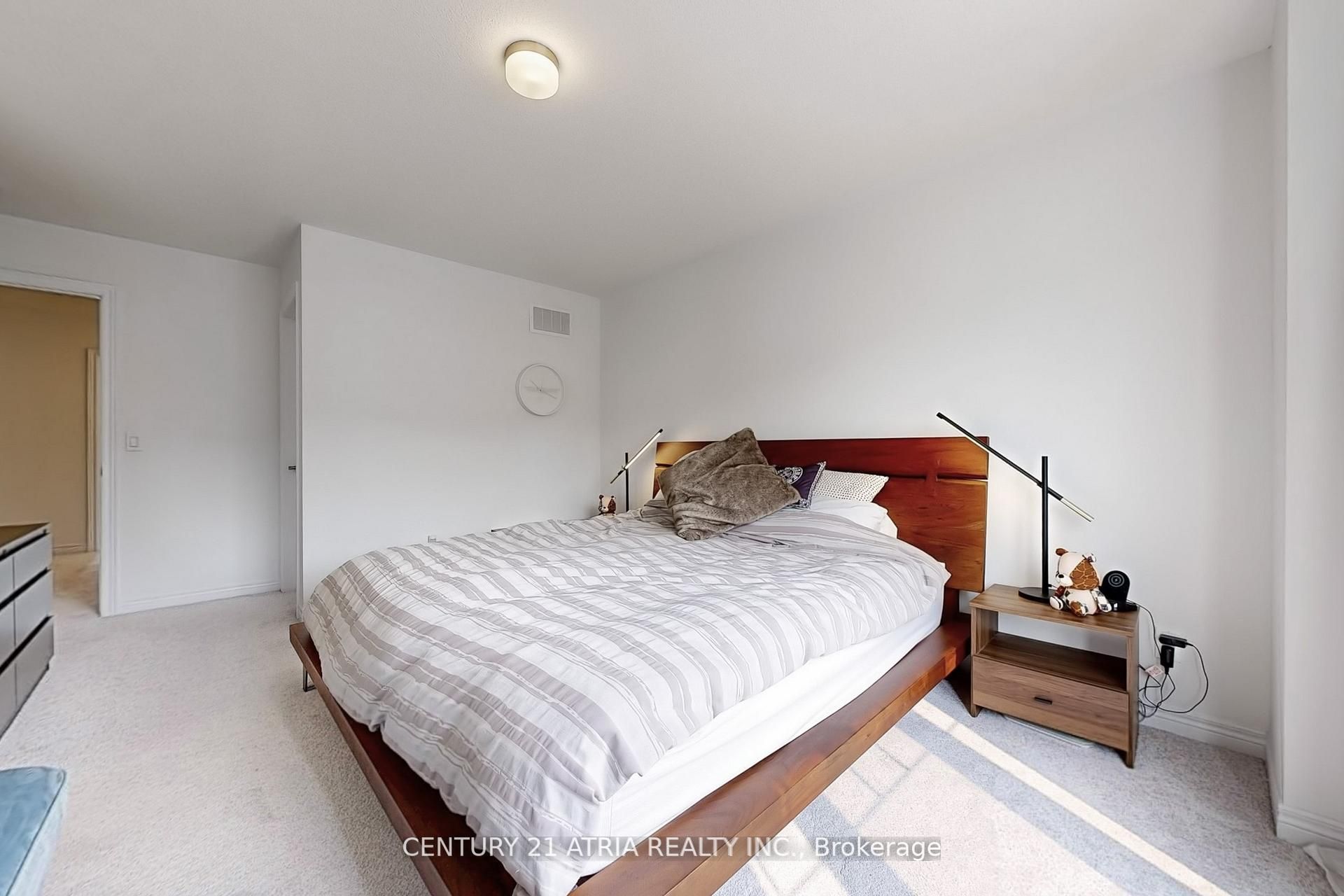 11802 Tenth Line Property Photo 21