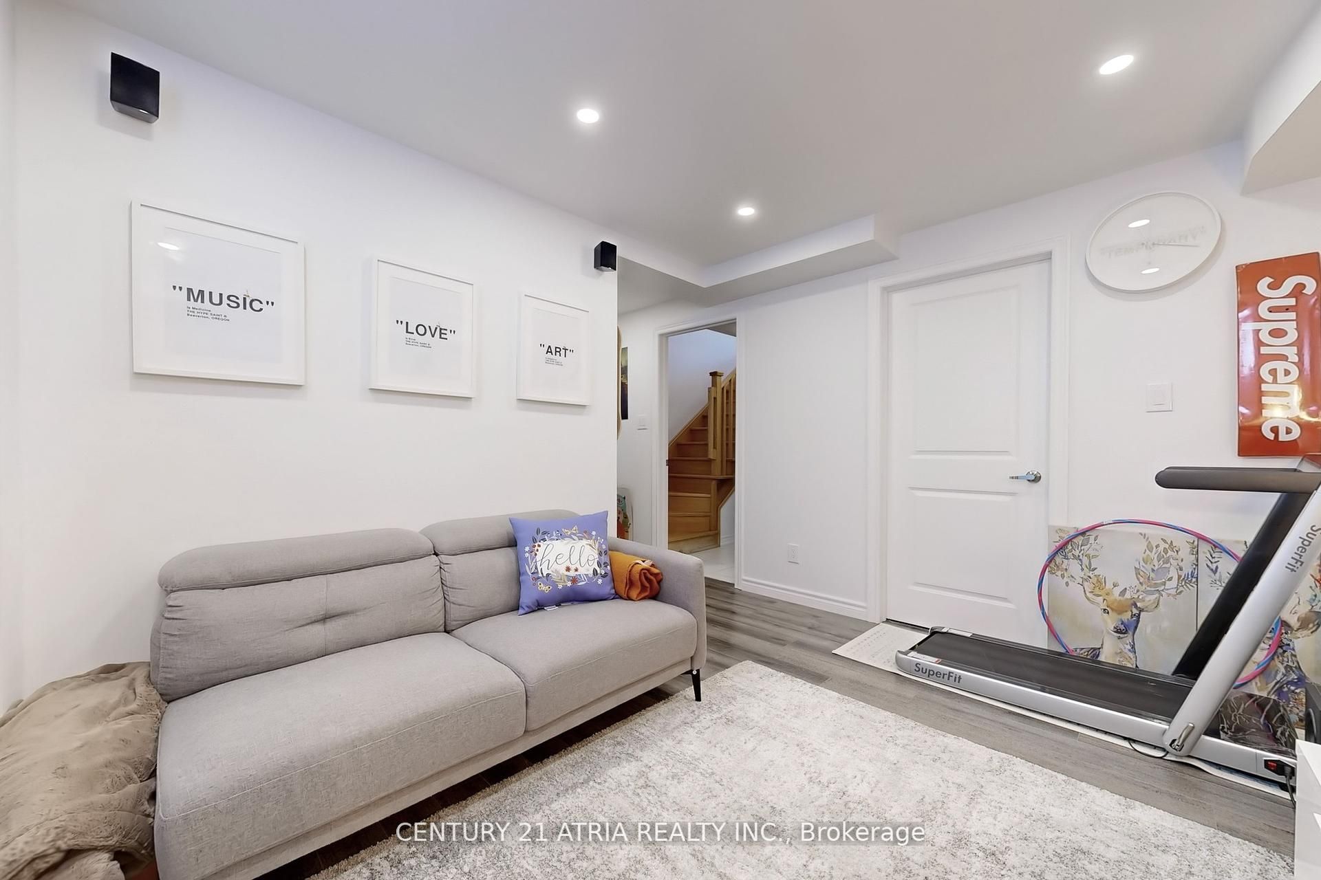 11802 Tenth Line Property Photo 32