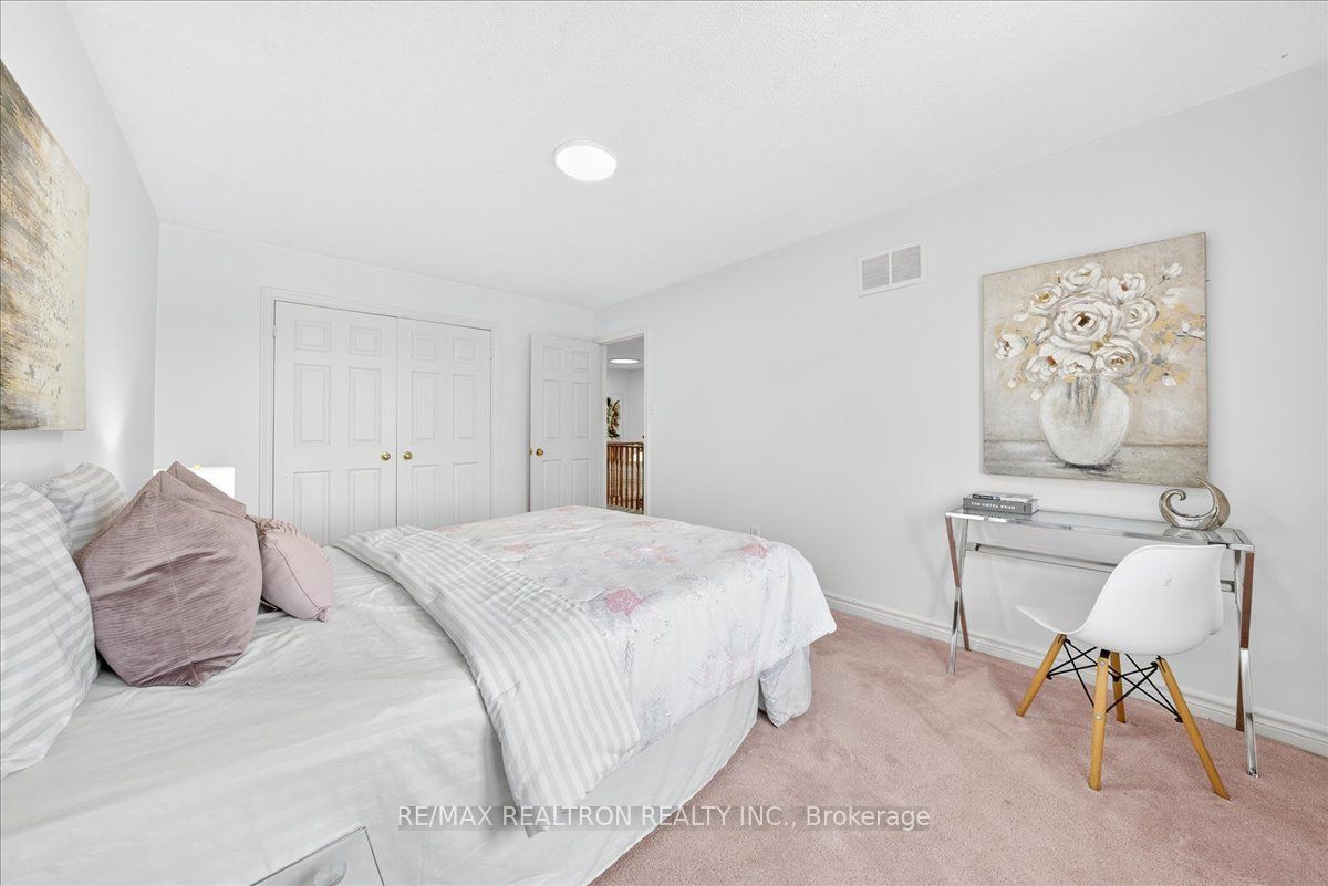 29 Westbourne Court Property Photo 35