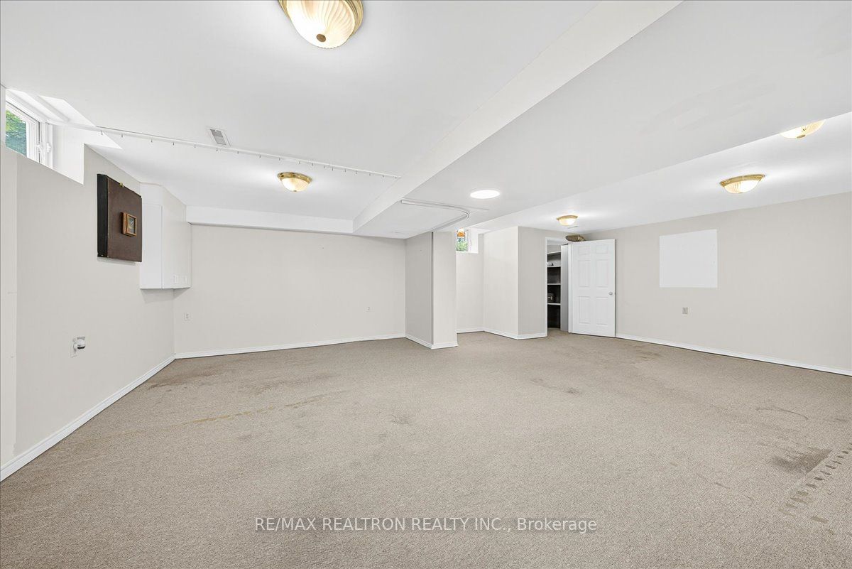 29 Westbourne Court Property Photo 44
