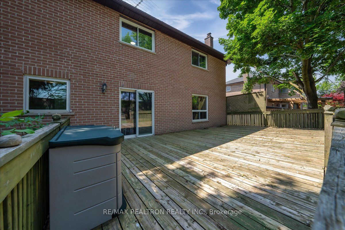 29 Westbourne Court Property Photo 50