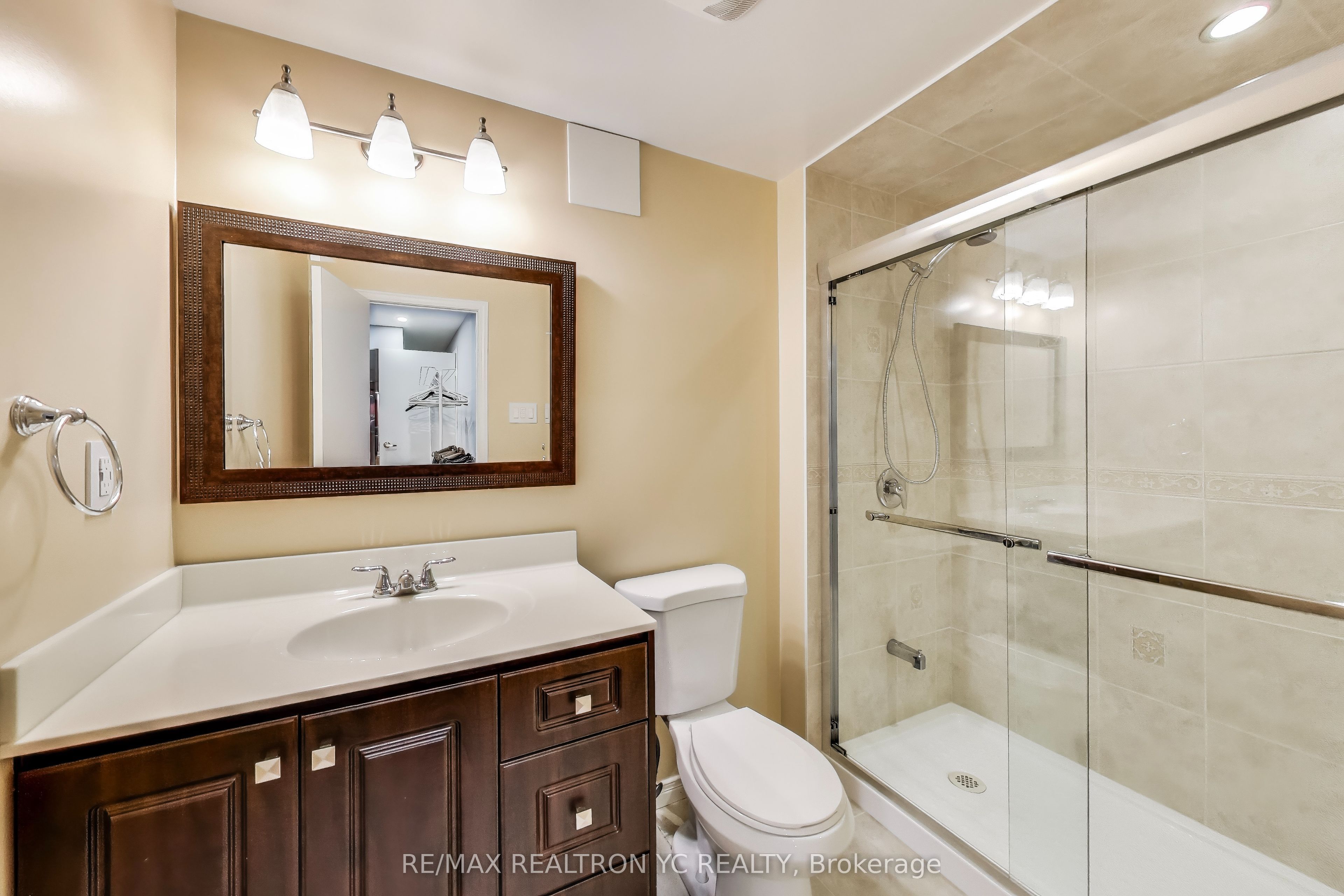 28 Elmpark Court Property Photo 35
