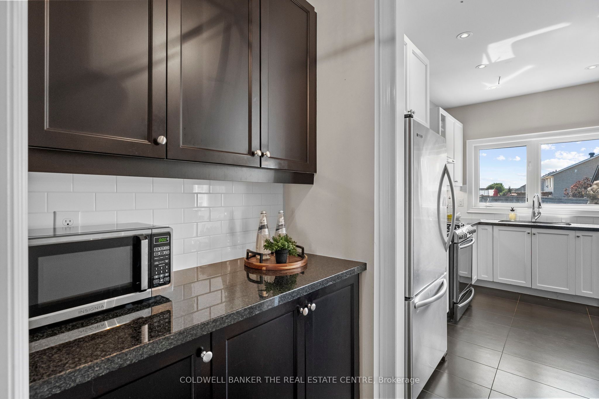264 Church Street N Property Photo 7