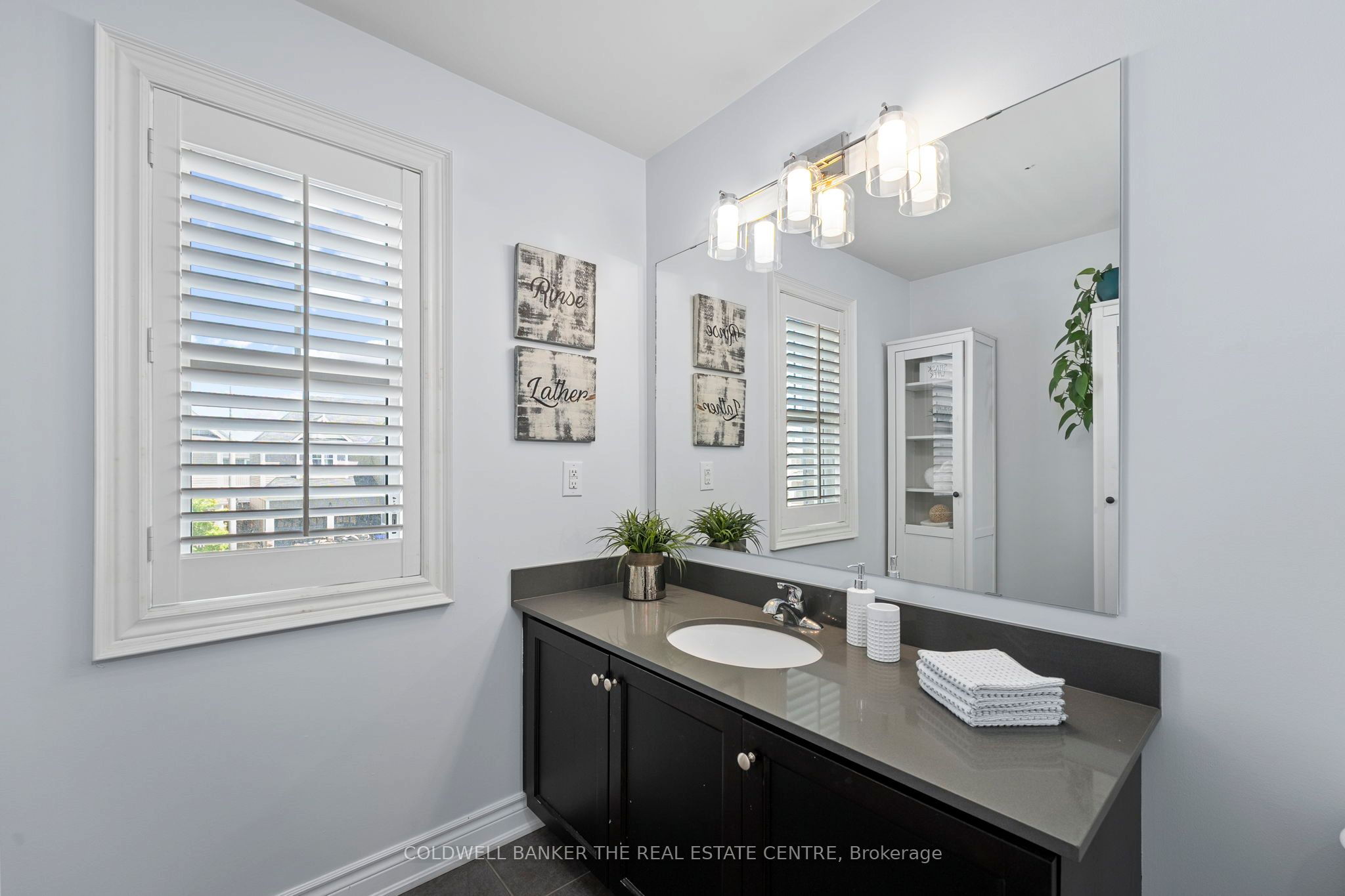 264 Church Street N Property Photo 25